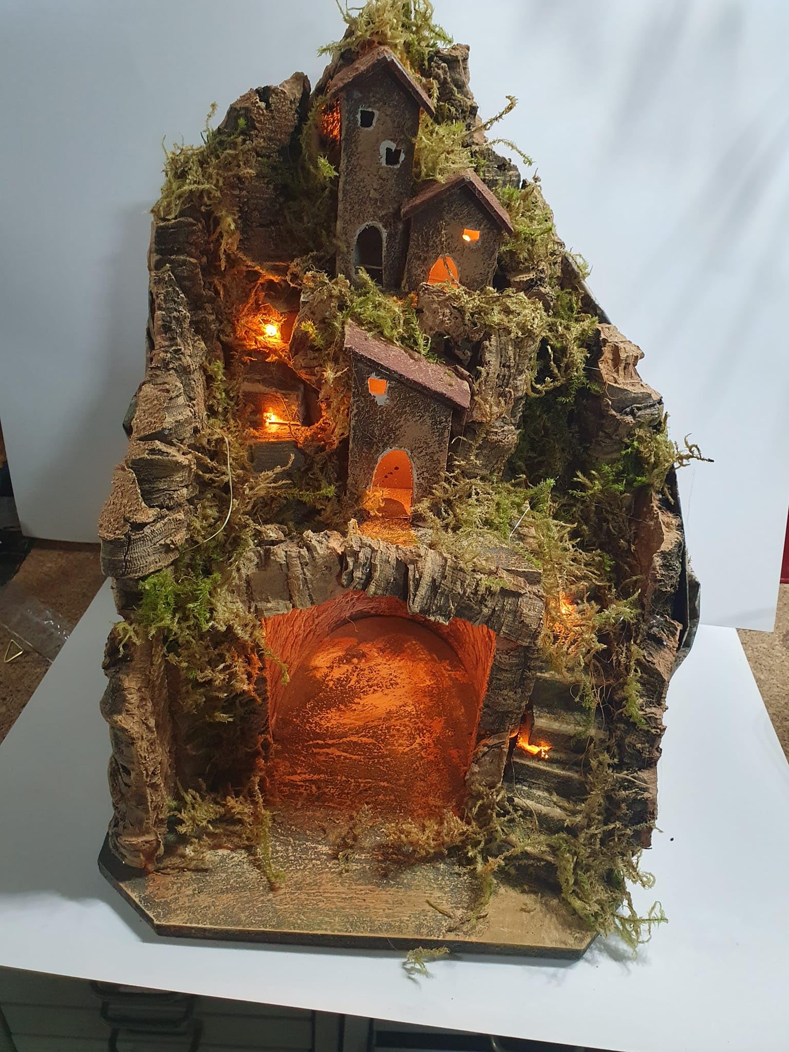 Krippe komplett Art. 1 25 x 25 cm Höhe 35 cm Holz und Kork ohne Hirten geeignet für Hirten 4 5 6 7 8 9 10 cm,