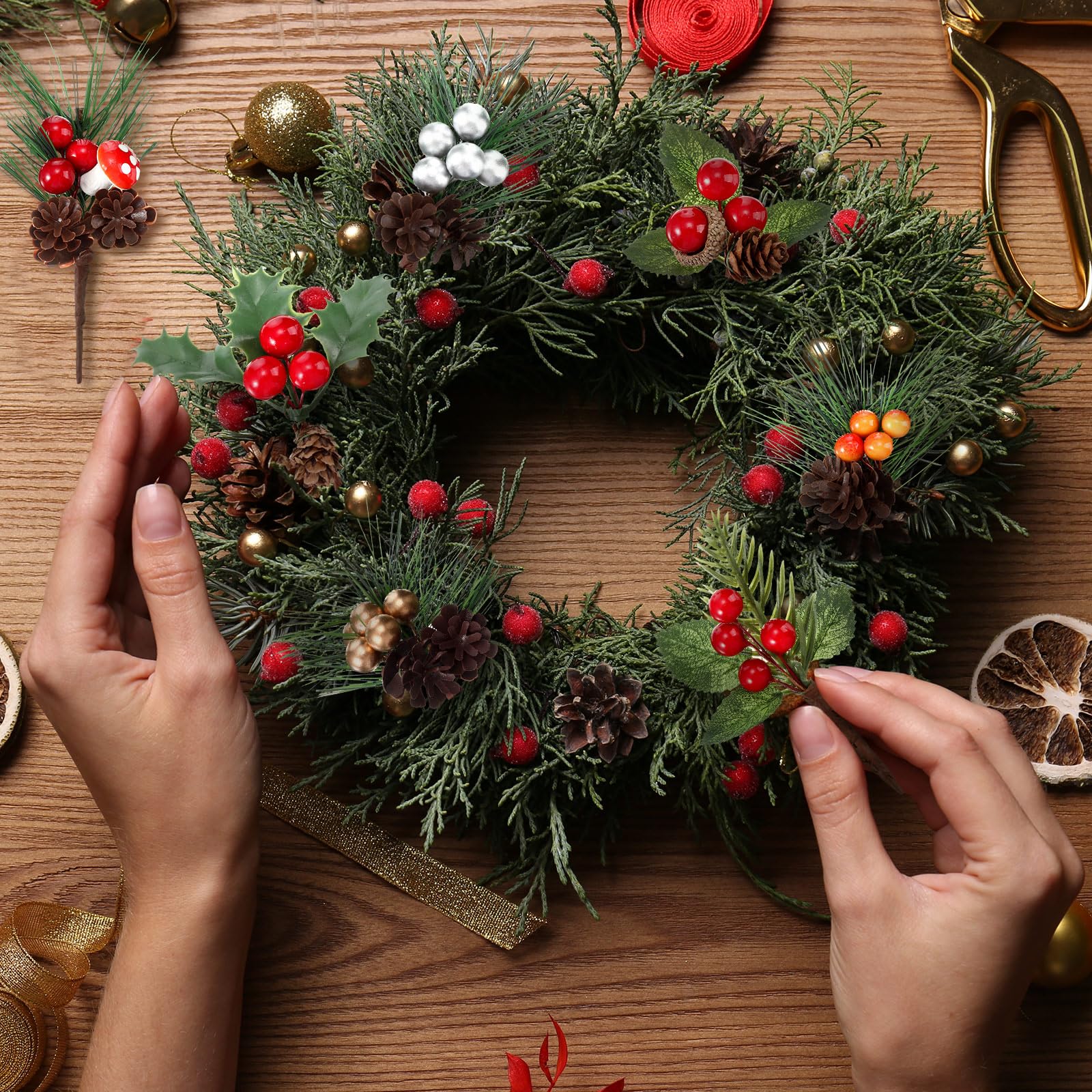 Decoración Navideña Invierno Ramas Pino Navidad Artificial - 20 Unidades  Con Bayas Rojas Y Conos Decoración Navideña Artificial, image size:1600x1600