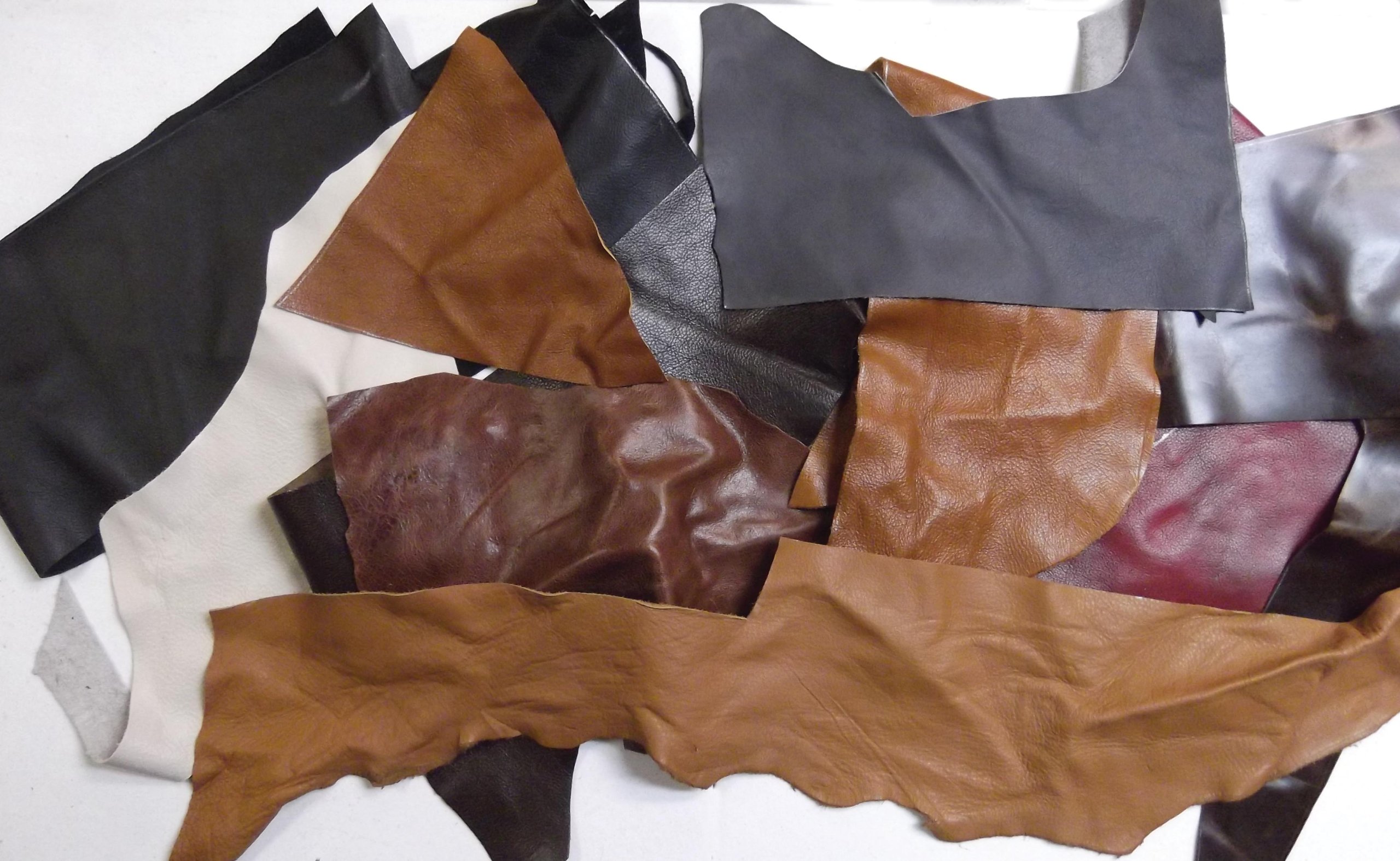 LeatherUnltd Upholstery Leather Pieces, 2-3 Oz, Assorted Colors, 3 Lb Bag