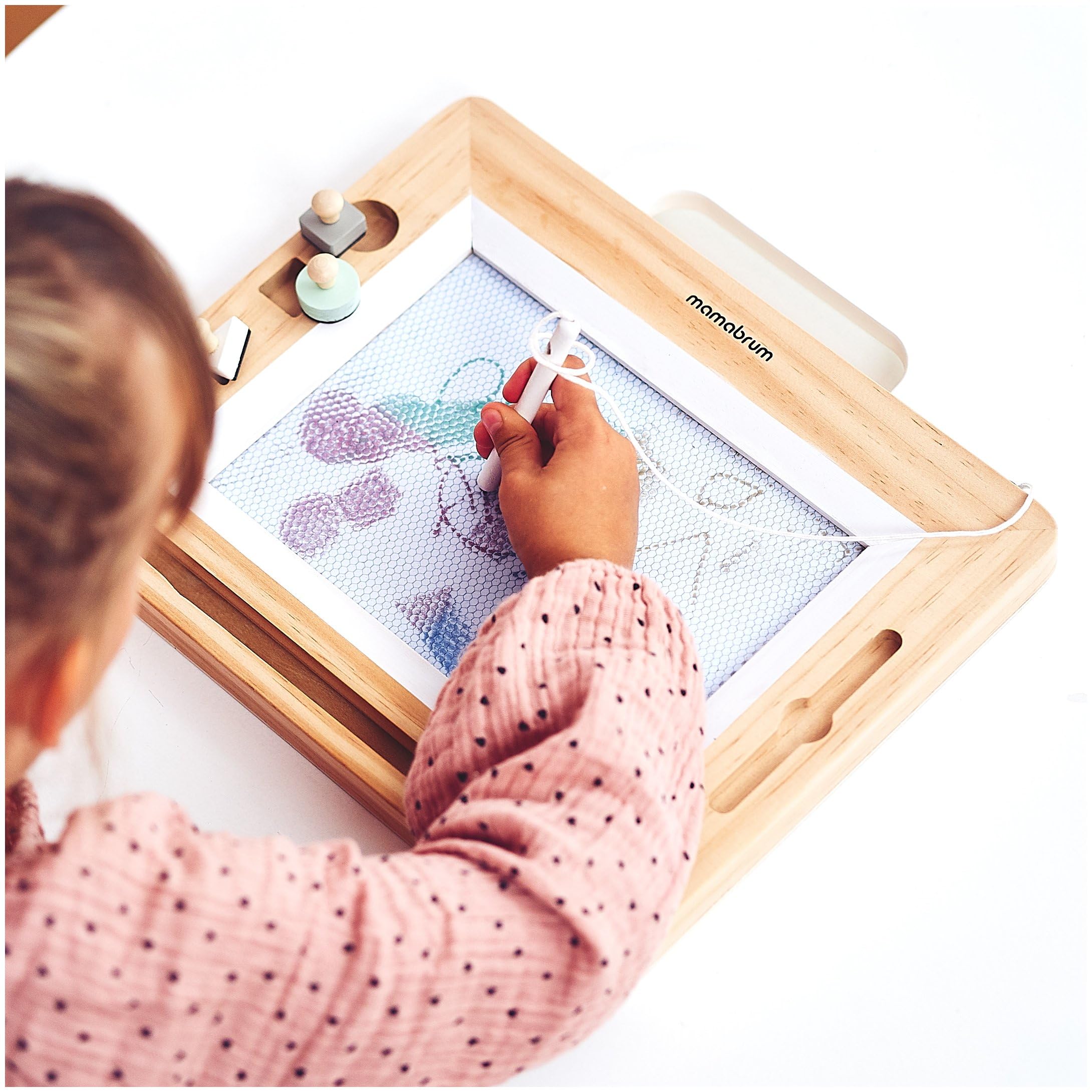 Mamabrum Lavagna per Bambini con Timbri in Legno - Giochi Bambini 3 Anni per Imparare a Scrivere e Disegnare - Tavolo Magnetico Educativo con Stilo di Sicurezza
