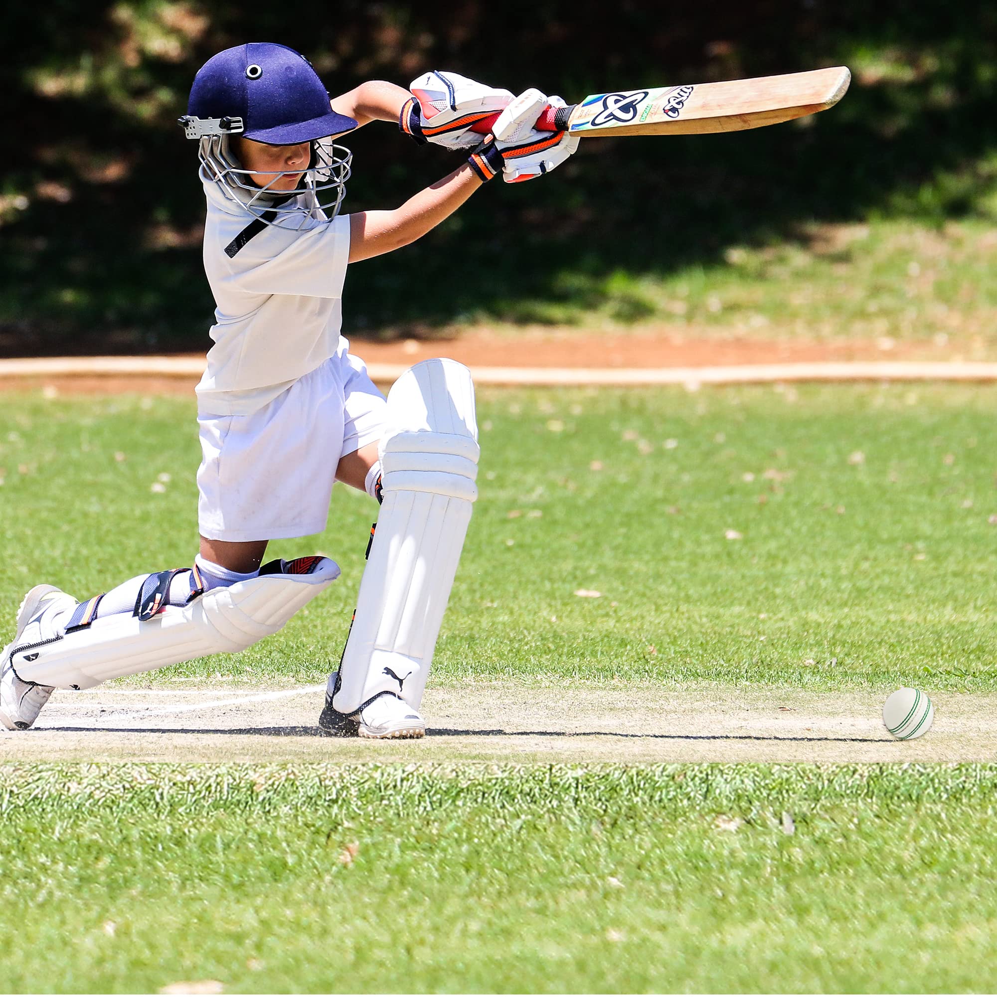 Balle de cricket en caoutchouc souple d'intérieur pour jeunes adultes et juniors, entraînement, excellent rebond avec coutures traditionnelles durables cousues en plein air