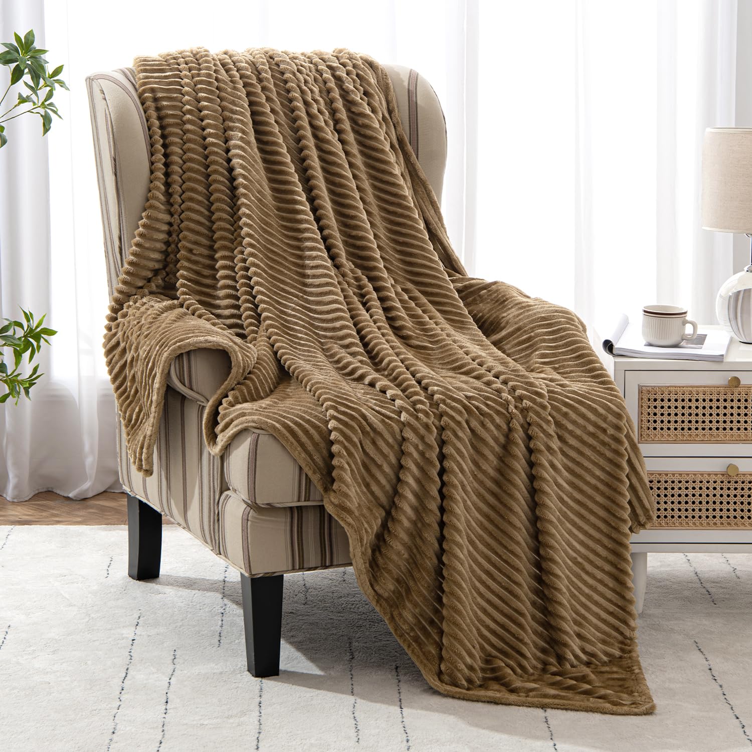 MIULEE Kuscheldecke Fleecedecke Flanell Decke Mit Pompoms Einfarbig Wohndecken Couchdecke Flauschig Überwurf Mikrofaser Tagesdecke Sofadecke Blanket Für Bett Sofa Schlafzimmer Büro
