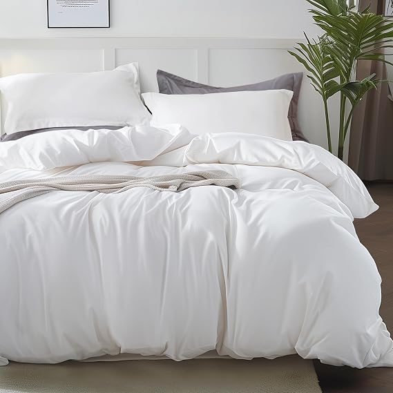 Bedsure Duvet Cover Queen Size - Soft Double Brushed Bedding Set for Kids & Adults, Zipper Closure, 3 Pieces, Includes 1 Duvet Cover (90"x90") & 2 Pillow Shams, NO Comforter, Forest Green