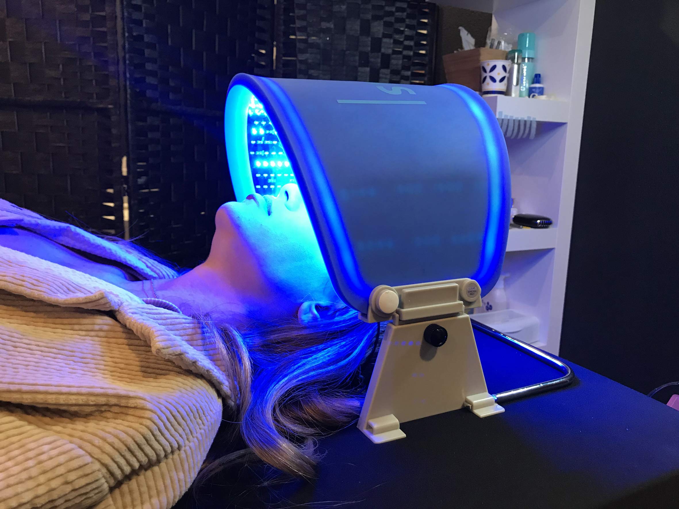 LED Light Therapy Mask, Model FM-02