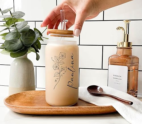 Miniatura 1 de Vaso de vidrio personalizado con popote y tapa, regalos con monograma para mujeres, taza de vidrio personalizada de 16 onzas, tazas de café helado