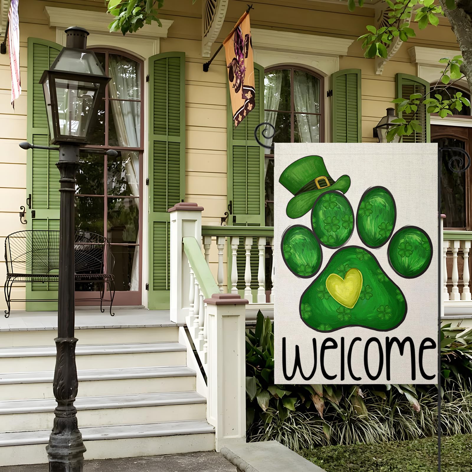 EKOREST St. Patricks Day Hausflagge - Hundepfote Mit Grünem Hut & Kleeblätter | Outdoor Dekoration 71x102 Cm