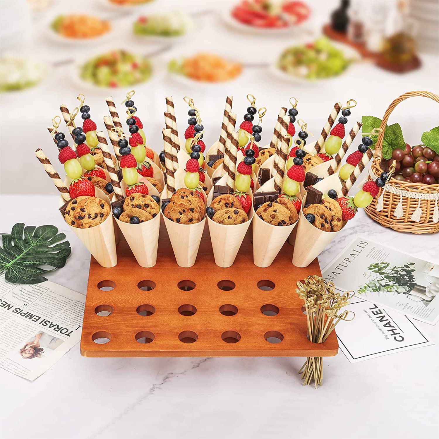 Support de cônes alimentaires en bois – Présentoir carré à 36 trous pour cônes de crème glacée, support à sushis et pop-corn pour fête d'anniversaire, buffet, restaurant, collations, desserts