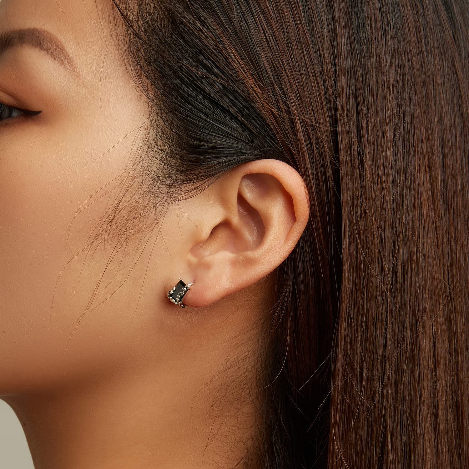 WBDWWTD Orecchini a Bottone Neri per Uomo Donna Orecchino Set di Piercing all'orecchio Cerchio