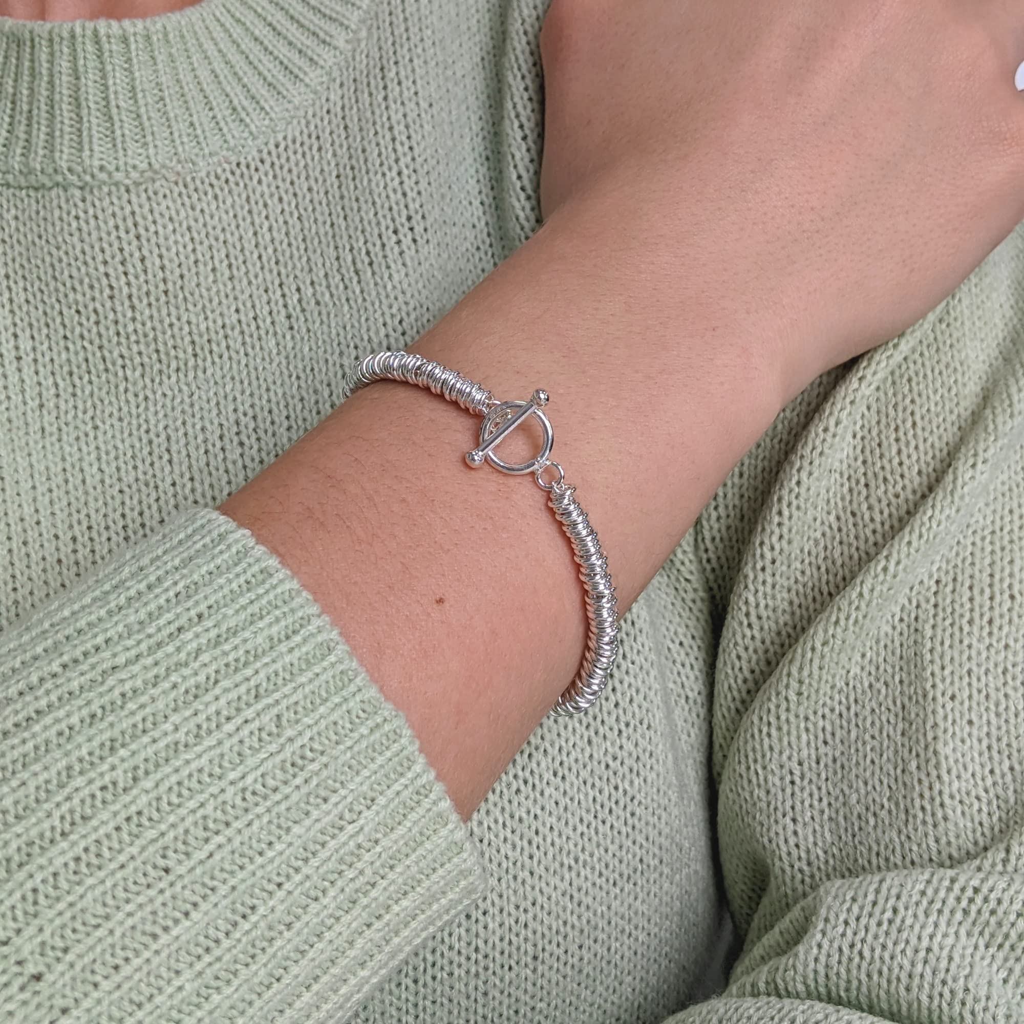 Silverly Pulsera Sweetie Plata de Ley 925 Cierre Palanca | Pulsera Múltiples Anillos Barra T Mujer | Pulseras Cadena Gruesa Apilables, Regalo Joyería Esencial, Moderno Contemporáneo.