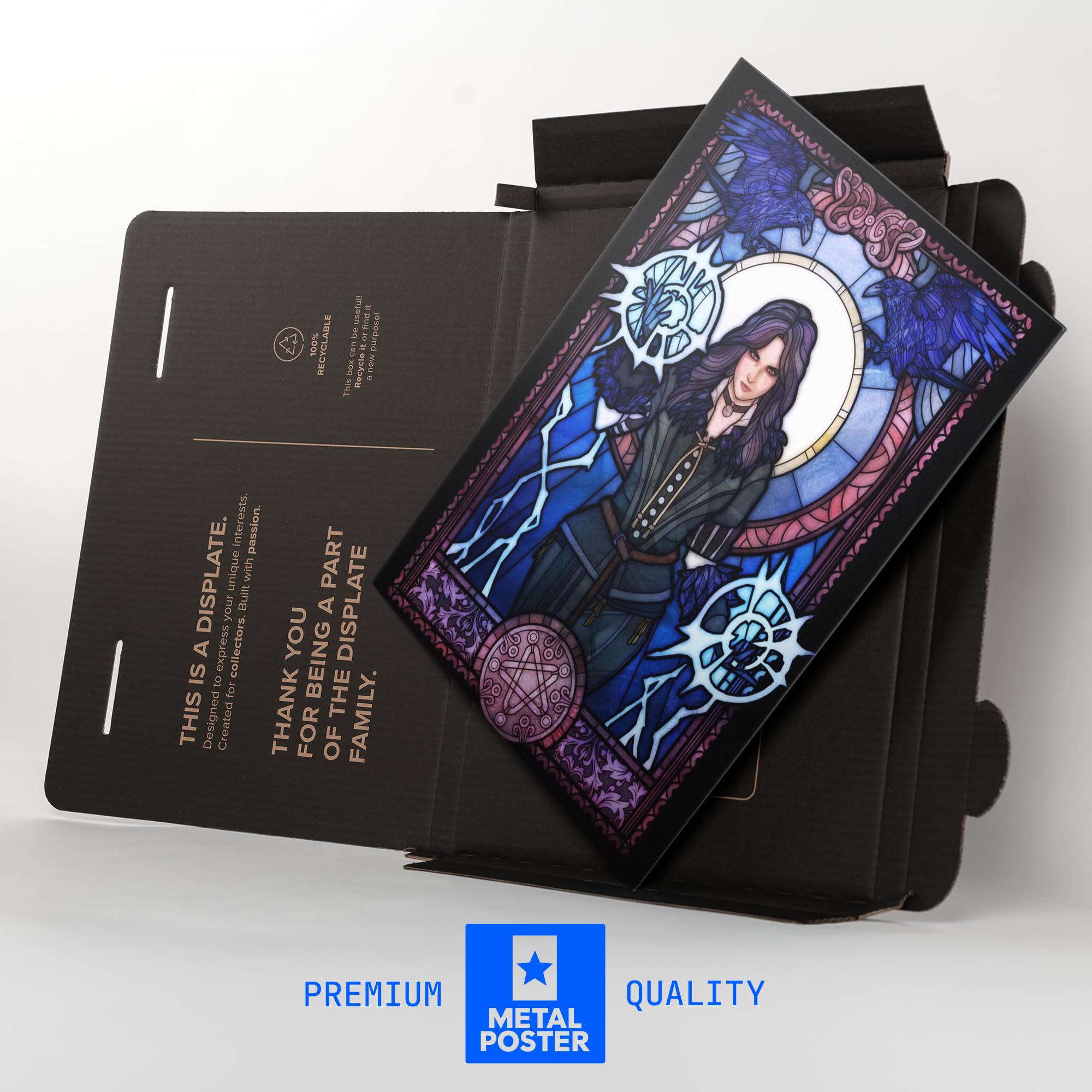 Displate Metallposter The Witcher 3 - Stained Glass - Yennefer Plakat - Spielzimmer Zimmer Deko - Bilder Schlafzimmer - Geschenk - Wanddeko Metall Poster 32 cm x 45 cm