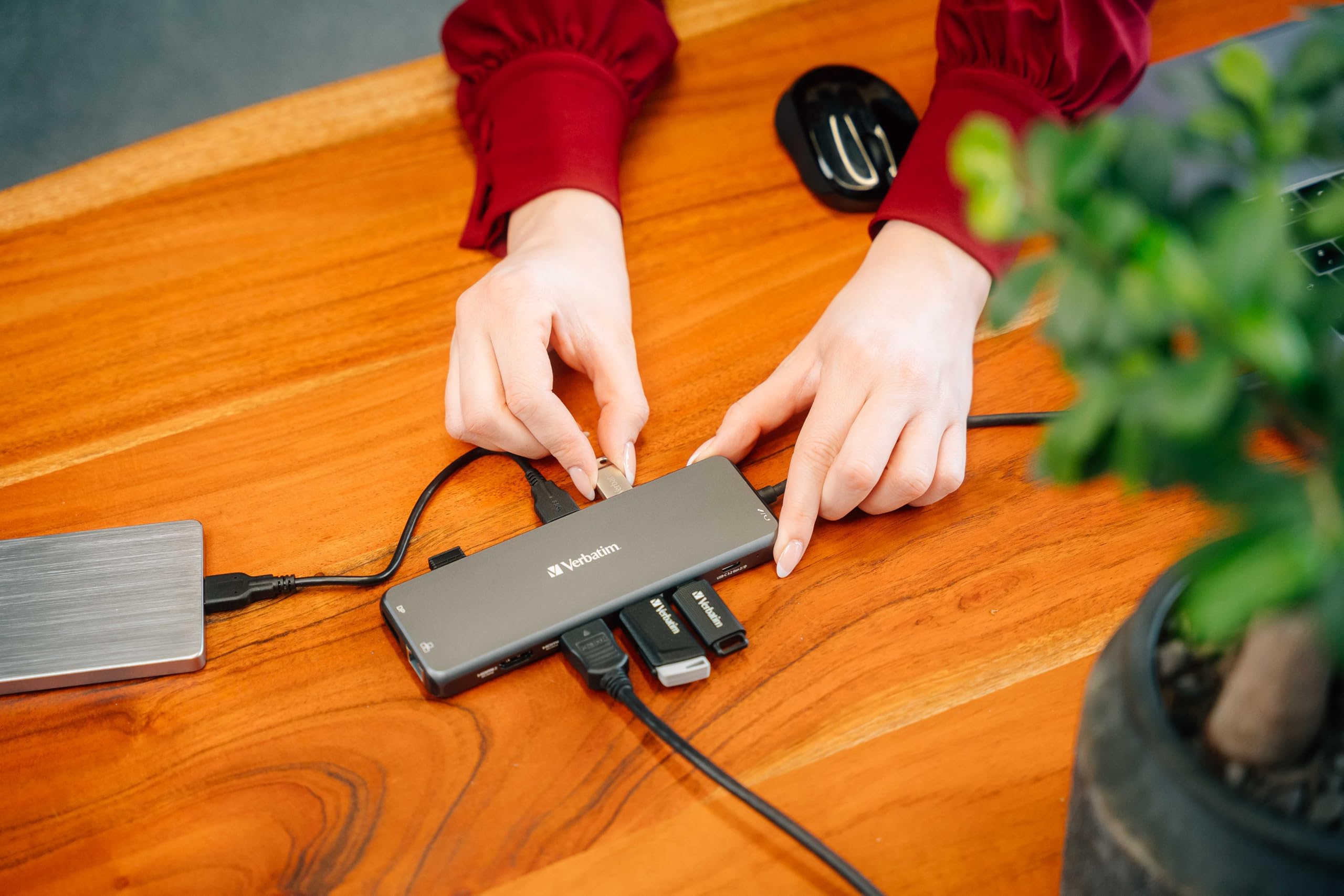 Verbatim USB-C Pro Multiport Hub 13 Port CMH-13 32153 - Hub