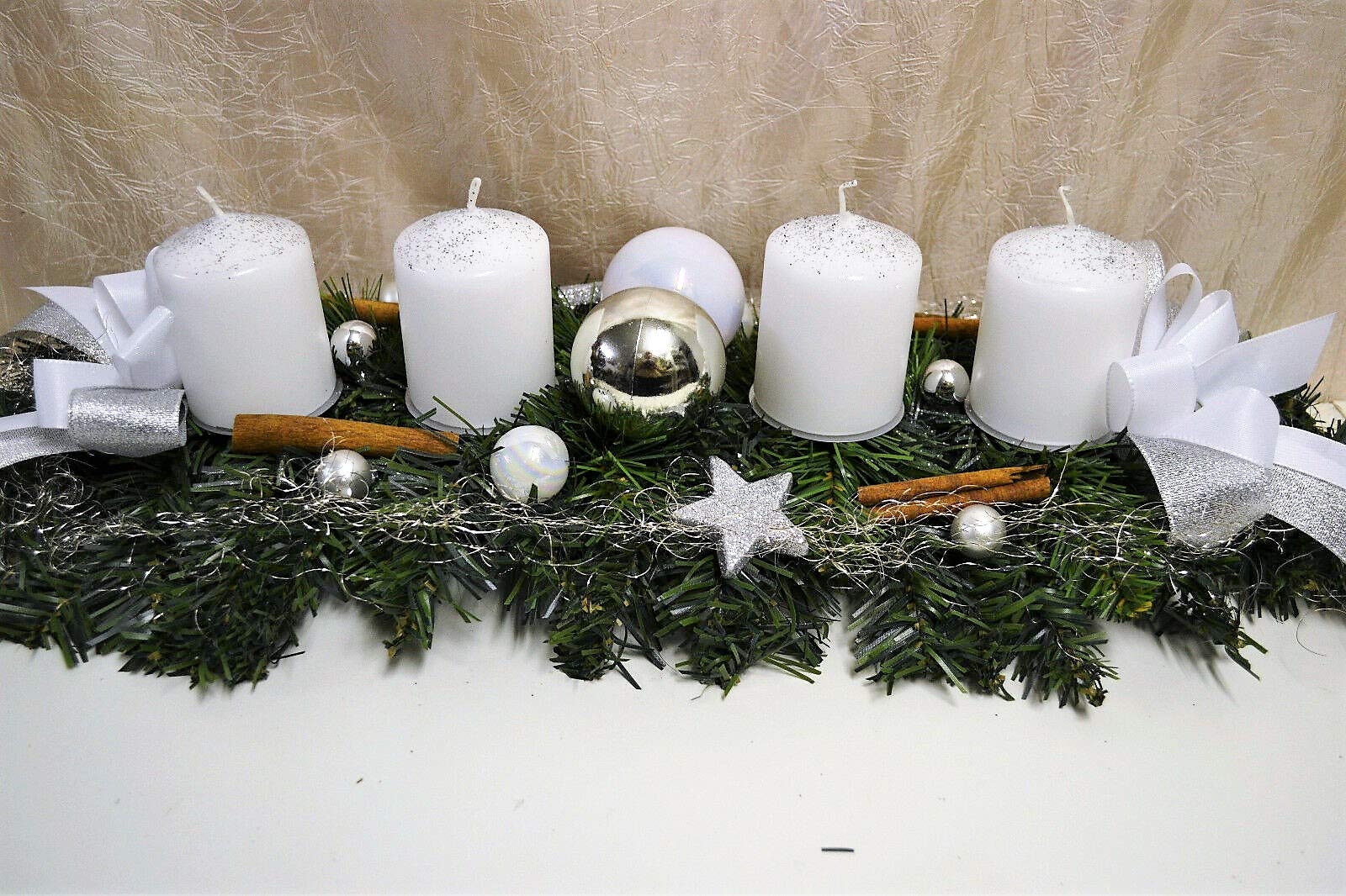 Adventskranz weiß Silber 60 cm künstlich Weihnachten Adventsgesteck Deko Adventkranz