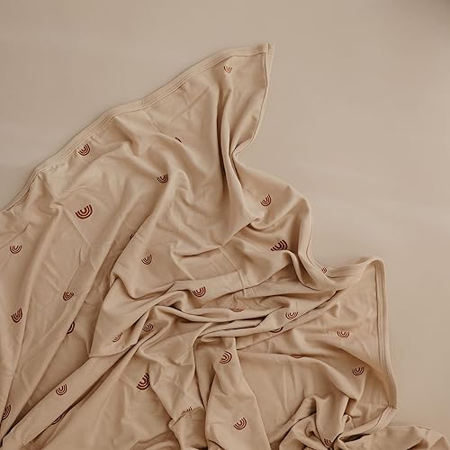 Miniatura 3 de mushie Manta Envolvente Elástica para Bebé  Extra Suave y Ajuste Ceñido  47"x47" (Arcoíris)