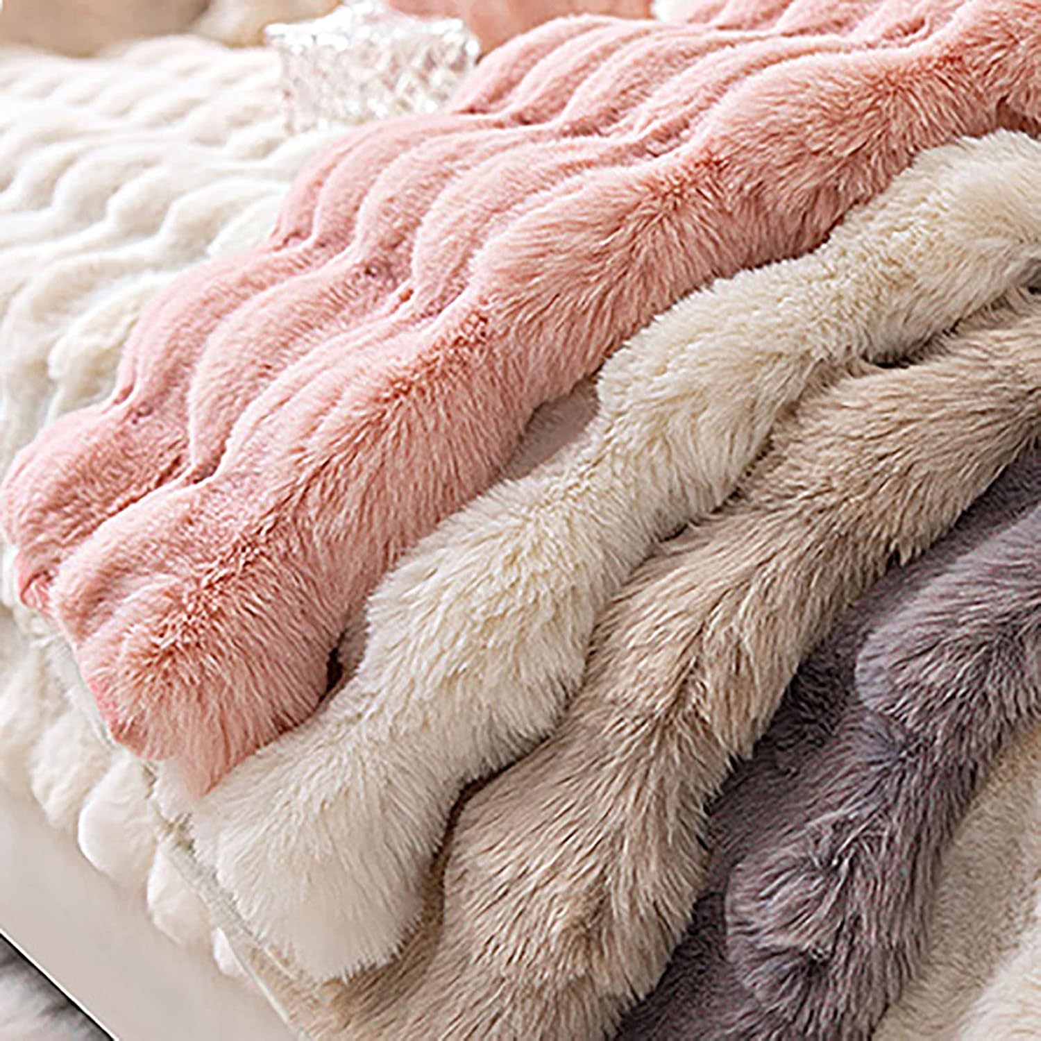 厚手のプラッシュソファスリップカバー、シャギーフェイクファーソファカバー、スーパーソフトノンスリップカウチスリップカバー、ふわふわソ