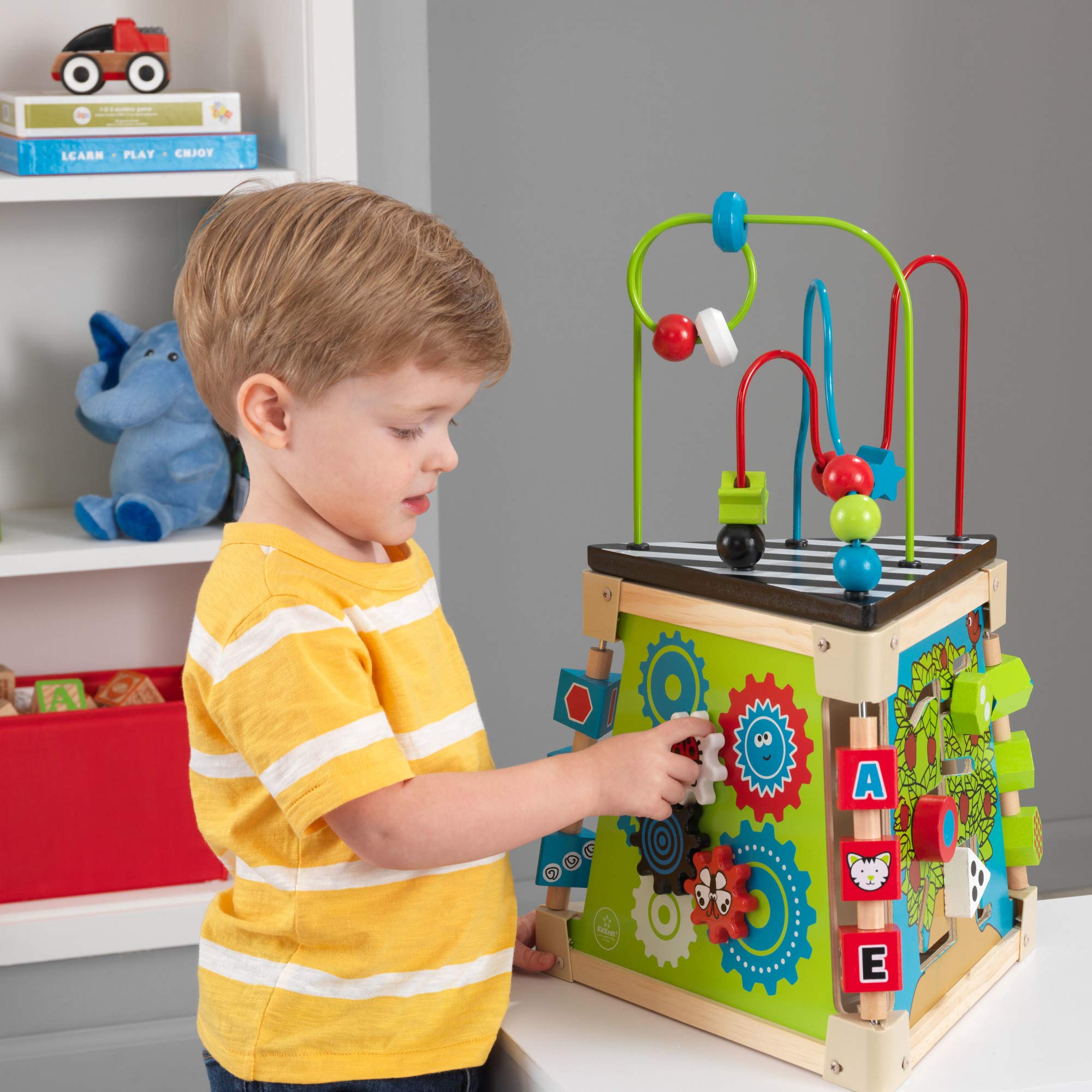 KidKraft 63274 Laberinto de Cuentas Triangular de Madera para bebés niños