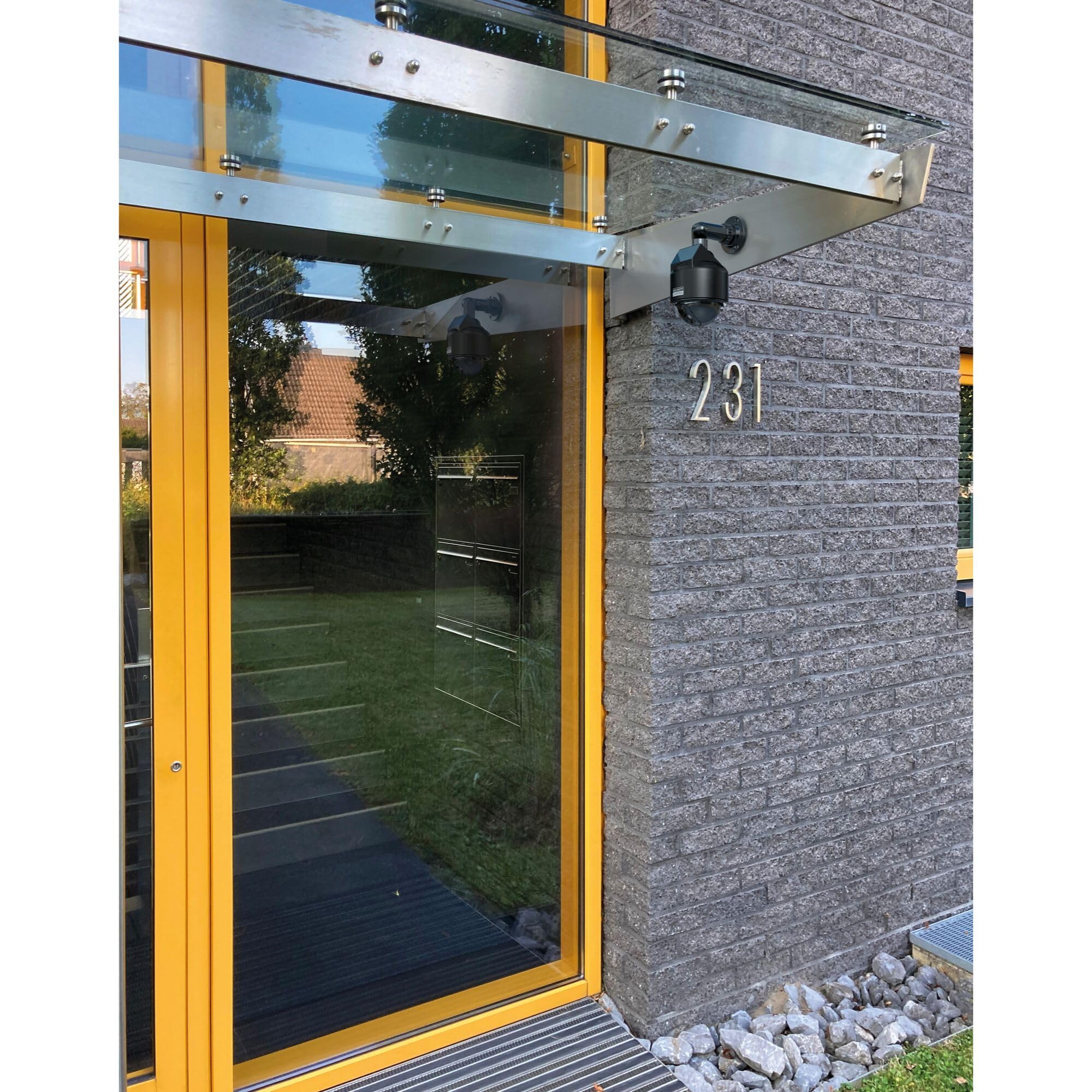 BASI Caméra factice solaire avec lumière LED clignotante | Caméra dôme | Caméra factice | Caméra de surveillance pour l'intérieur et l'extérieur protégé | Panneau solaire | Support à 360 ° | Blanc