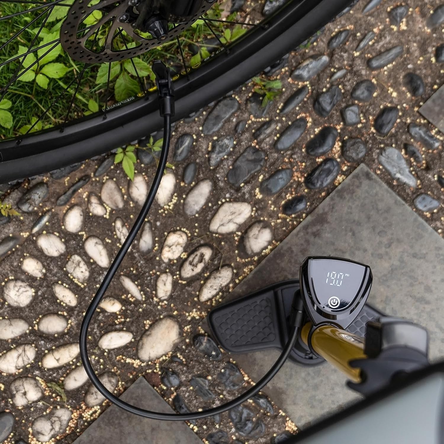 Pompe à vélo avec manomètre numérique 140 PSI pour valves Presta et Schrader - Pompe à air sur Pied Portable avec Grand écran LCD