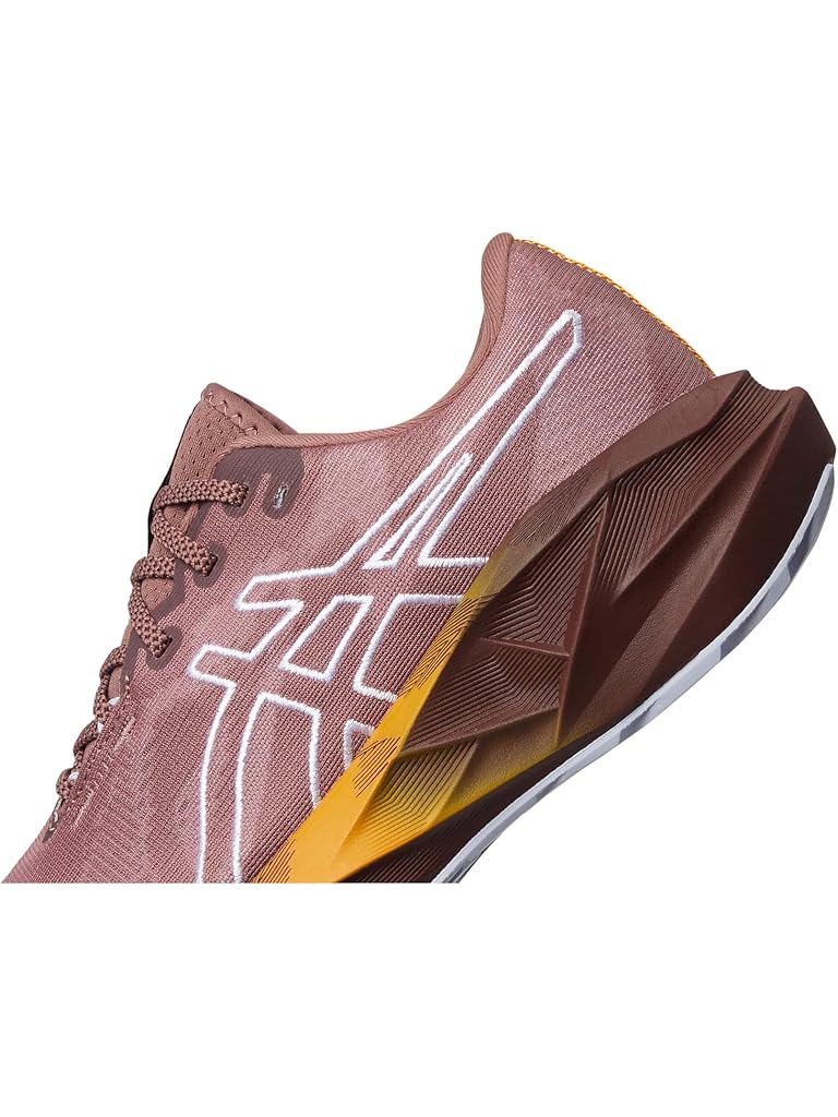 Taupe ASICS Novablast 5 Tr