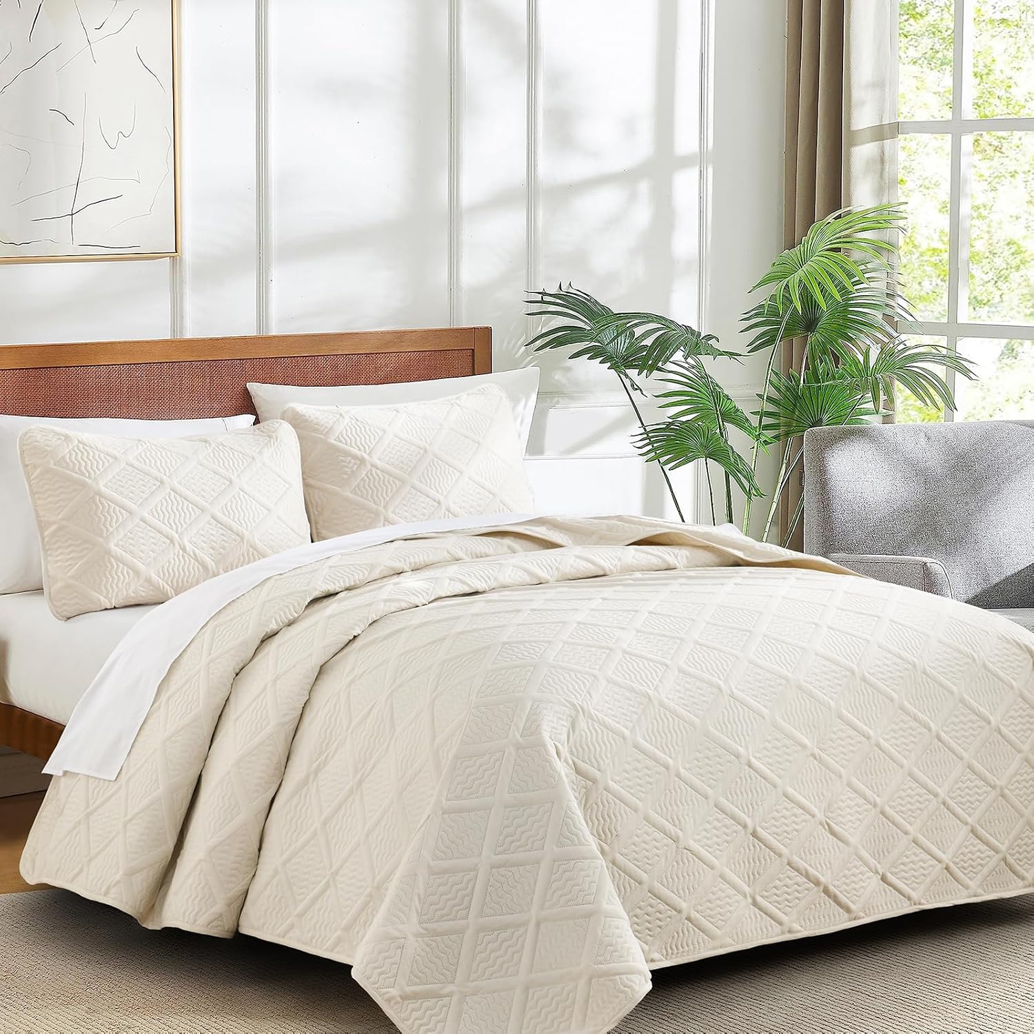 Yiran Quilt King Size Beige Summer Bedspreads Bedding Set 3 Pieces Thin Lightweight Microfiber Coverlet with 2 Pillow Shams for All Season - Image 3