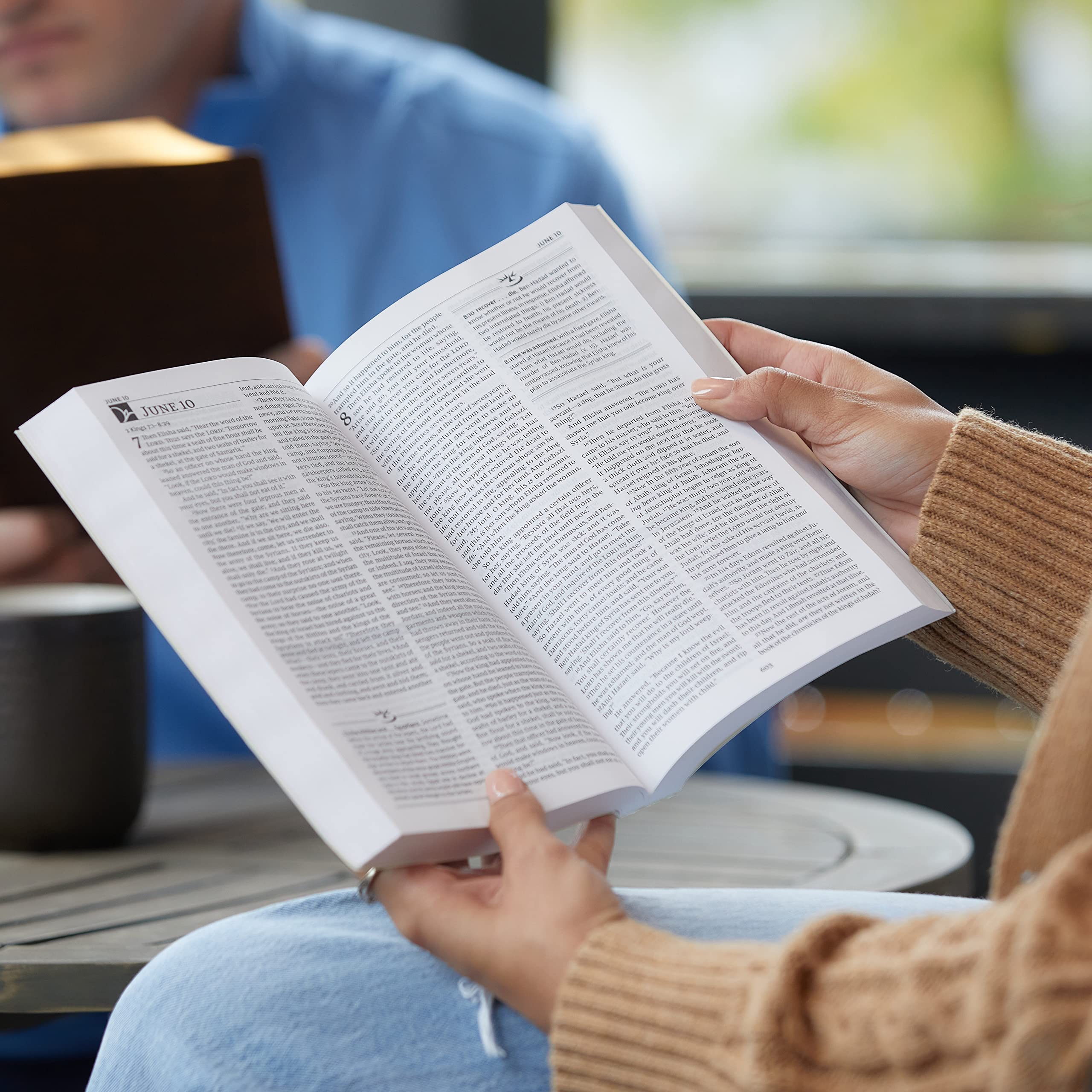 The NKJV, MacArthur Daily Bible, 2nd Edition, Hardcover, Comfort Print: A Journey Through God's Word in One Year - Image 7