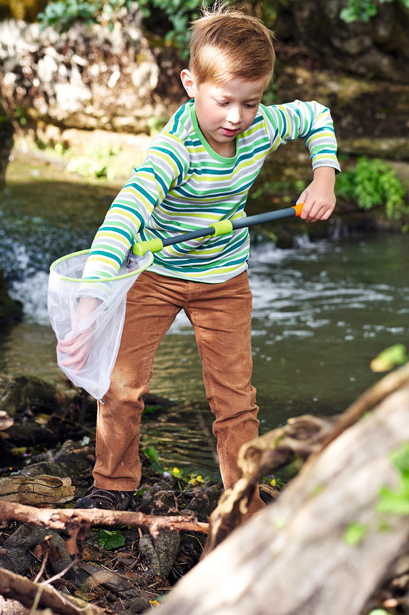HABA Terra Kids Scoop Net - Bug Catcher for Kids with Telescopic Handle, Fun & Durable Outdoor Play Toys & Science Toys for Bug Catching & Exploring Nature for 5+ Year Olds - Image 3