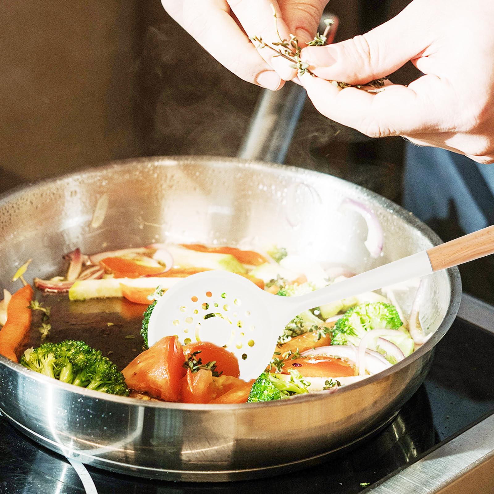 Cuchara Coladora de Silicona Mango Ergonómico y Diseño Perforado para Escurrir Pasta y Alimentos en Cocina Multiuso Resistente al Calor