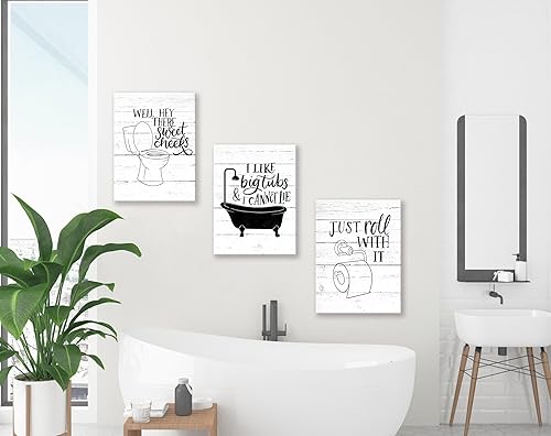Miniatura 5 de Divertido lienzo para baño, arte de pared en blanco y negro, juego de póster de 3 piezas con citas de baño, pintura retro de madera, arte para baño,