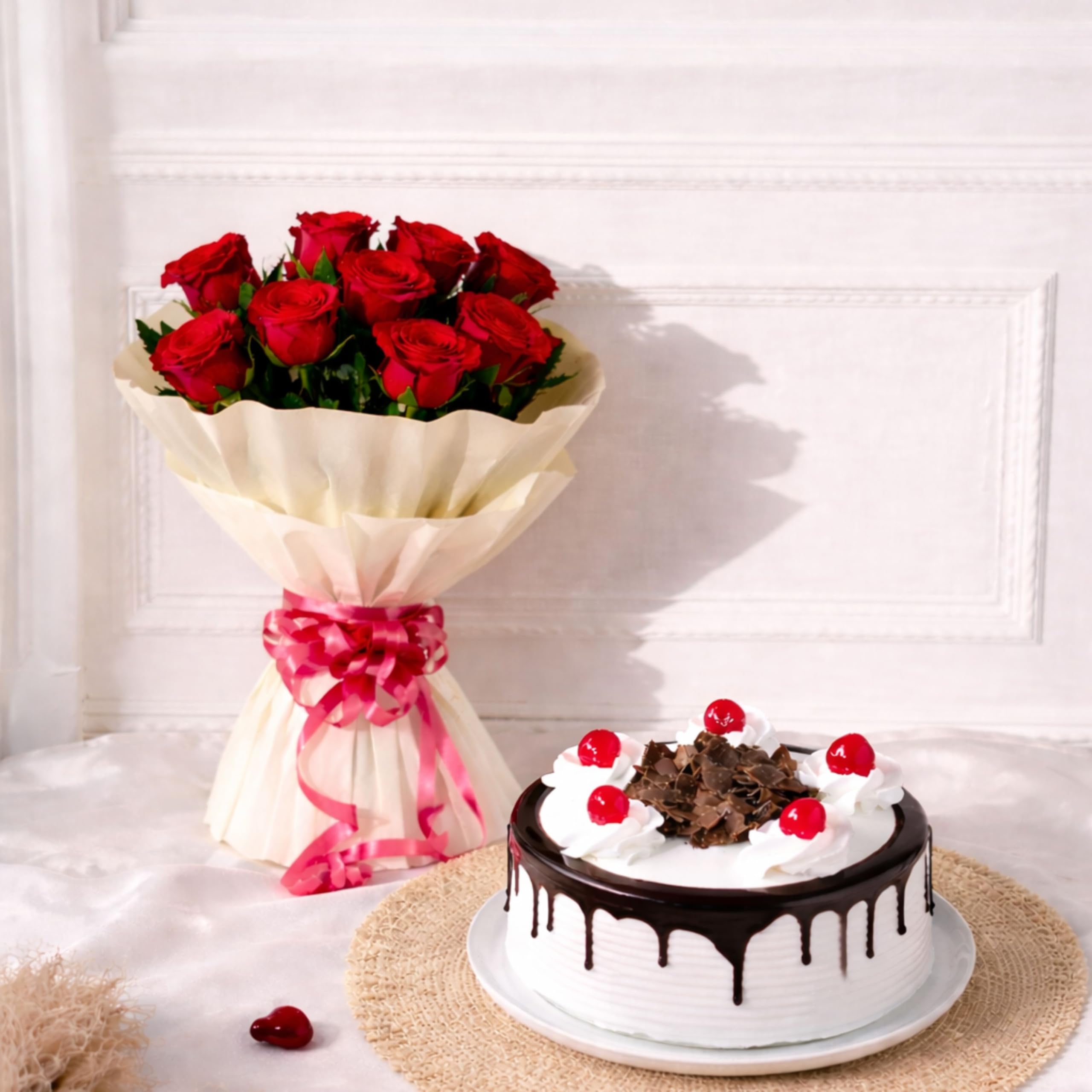 Fnp Happy Fathers Day Red Rose Bouquet And Eggless Black Forest Cake-image-33
