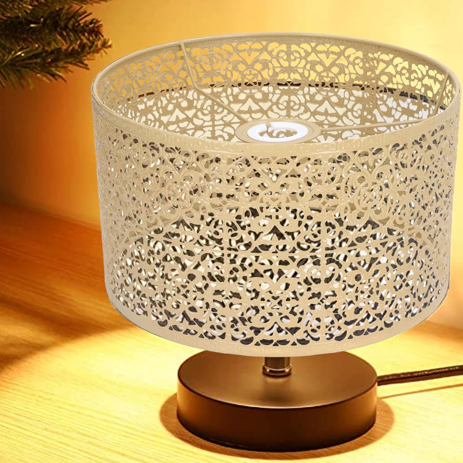 Metal Lamp Shade, Hollow Out Metal Lampshade E27 E14, Black Lampshades Lamp Cover Table Lamp Shade Wrought Iron Lamp Shade, Floor Lampshade (Gold)