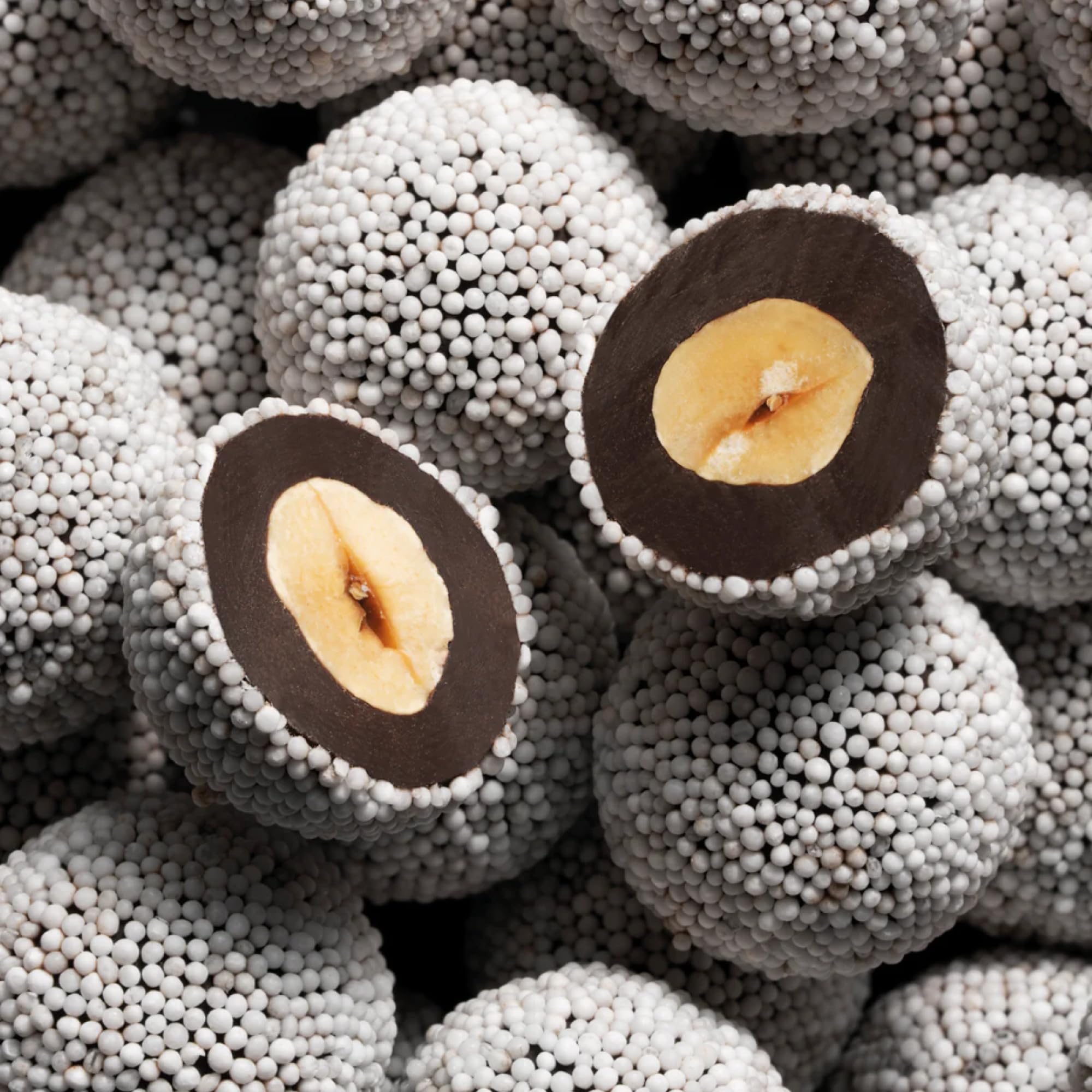 Leone dal 1857 - Latta Cuore - Cri Cri Torinesi Cioccolato Fondente - Collezione Love Pattern - Nocciola Ricoperta di Cioccolato e Granella di Zucchero - Vegano e Senza Glutine - 100gr