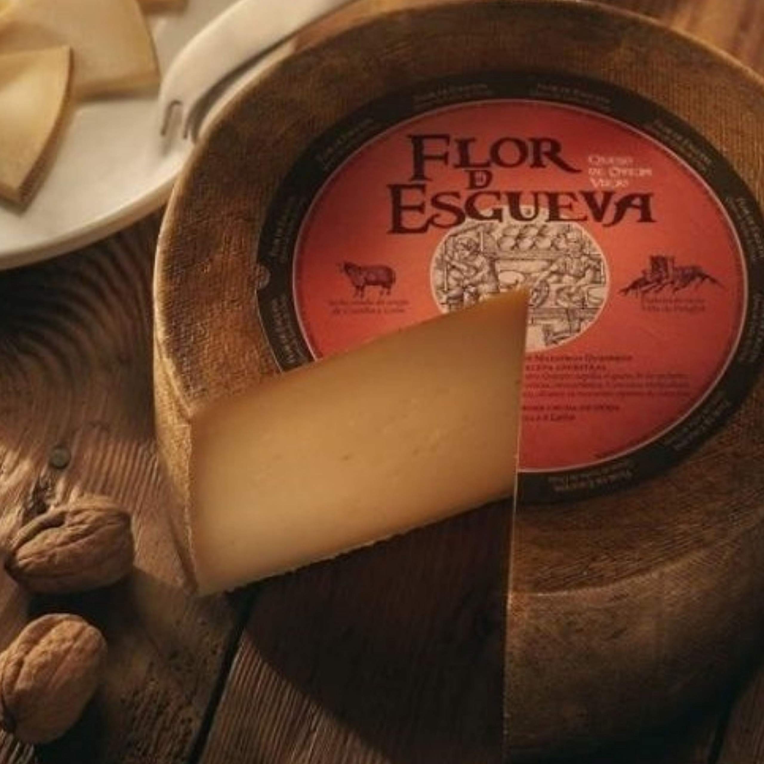 Flor de Esgueva Viejo Queso Completo Peso Aproximado 3,35 Kilogramos - Incluye Membrillo Artesano - Queso Viejo - Elaborado exclusivamente con leche cruda o pasteurizada