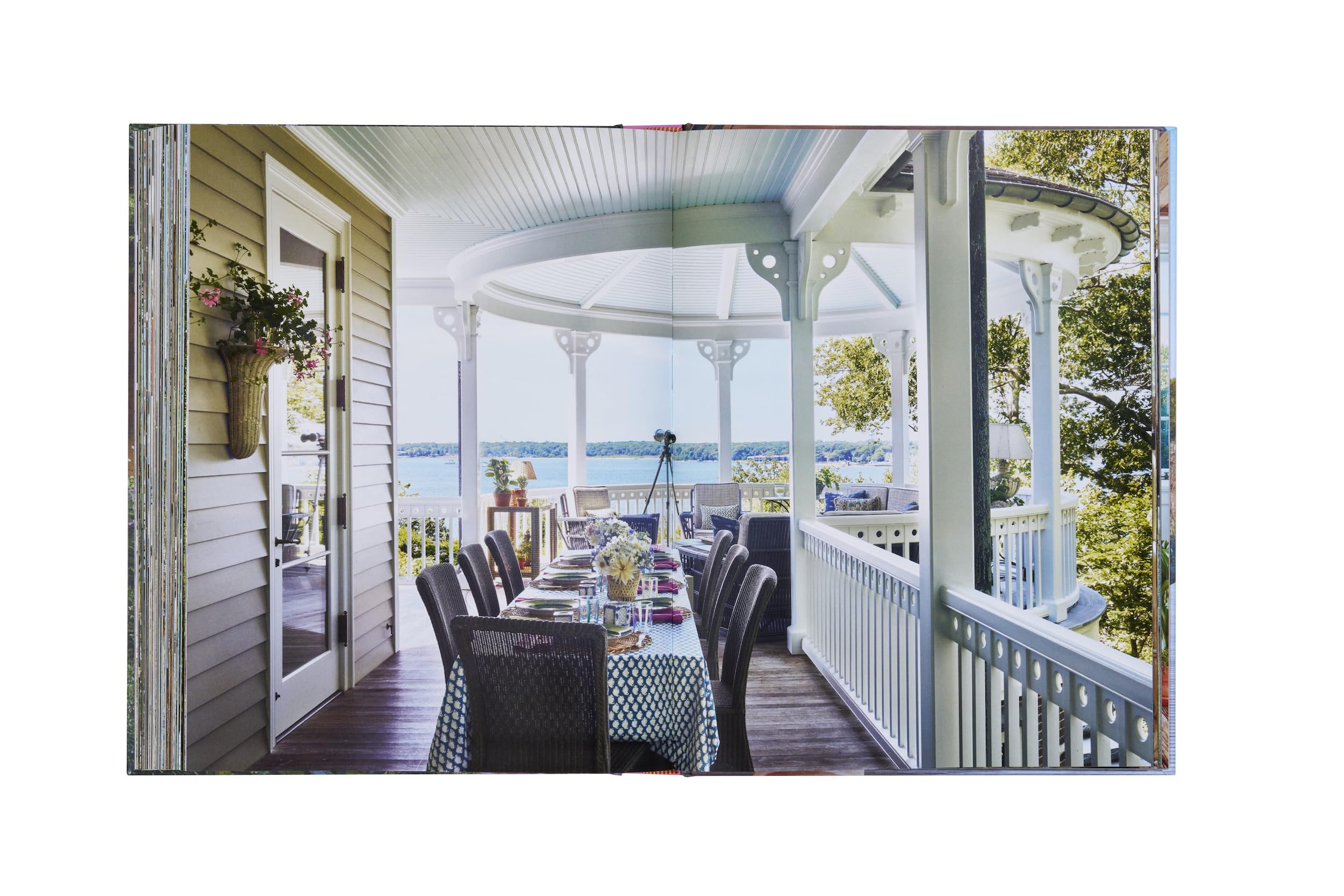 Inside the Hamptons (The Inside Series)