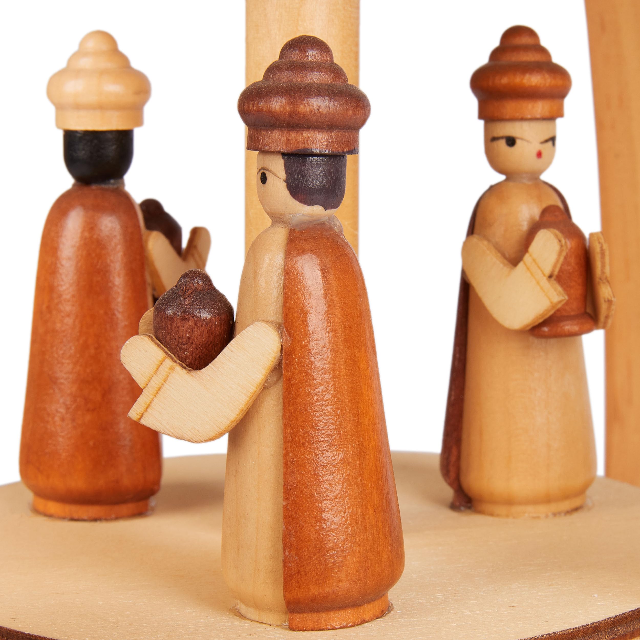 BRUBAKER Pirámide Navideña de Madera - Ángeles, Jesús, María, José y Reyes - Portavelas Redondo de 44 cm con 4 Velas para Navidad - Pintada a Mano con Hermosos Detalles Tradicionales - Marrón