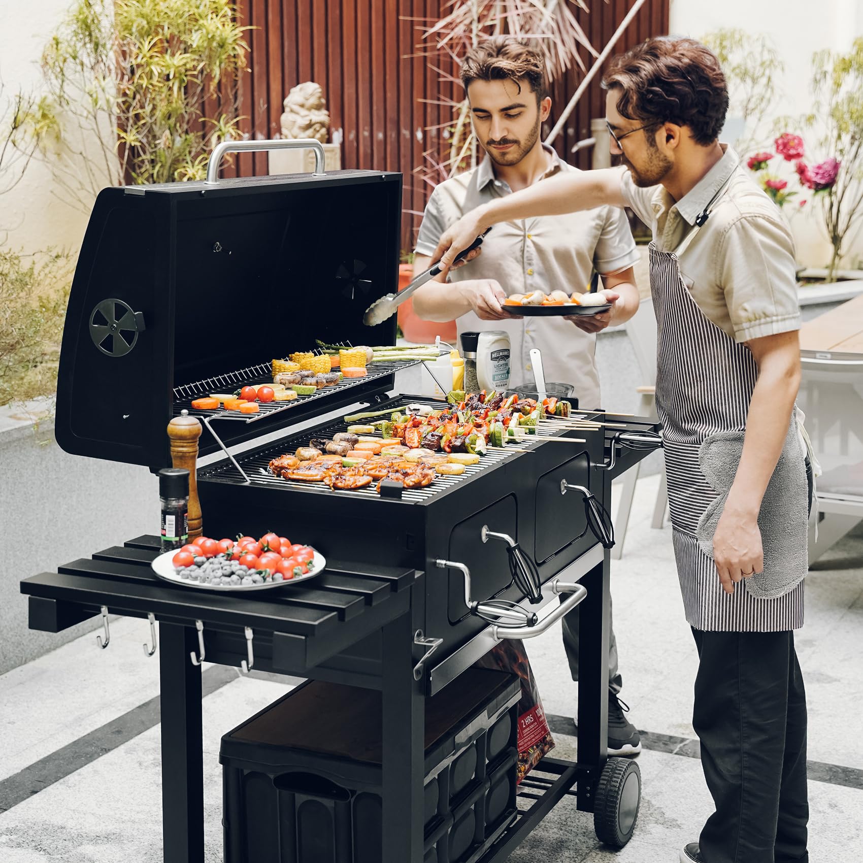 Onlyfire BBQ grill na węgiel drzewny, duży grill na węgiel drzewny z pokrywką, kółkami, ruszt do grillowania ze stali nierdzewnej, płyty osłonowe, regulowana szuflada na węgiel drzewny, wózek na