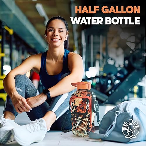 Miniatura 2 de Botella de agua motivacional de medio galón (74 onzas, 2.2 L) jarra de agua deportiva + funda de almacenamiento, popote de silicona, correa de