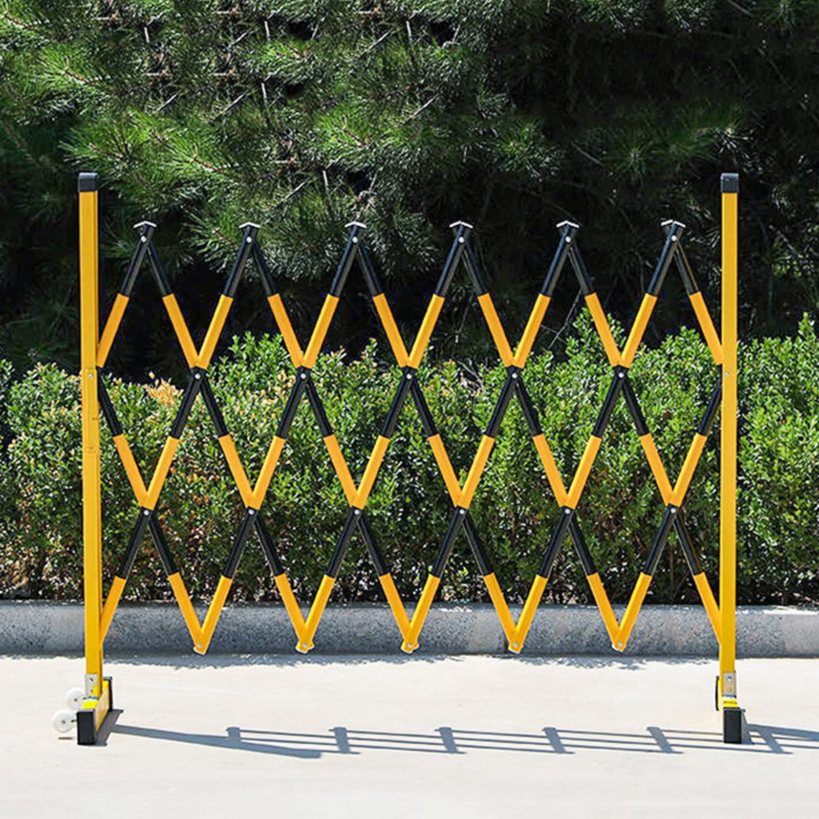 Expandable Barricade Fence - Traffic Control Barrier for Outdoor & Indoor Use - Construction Site Isolation Gate - Safe, Portable Crowd Control Solution