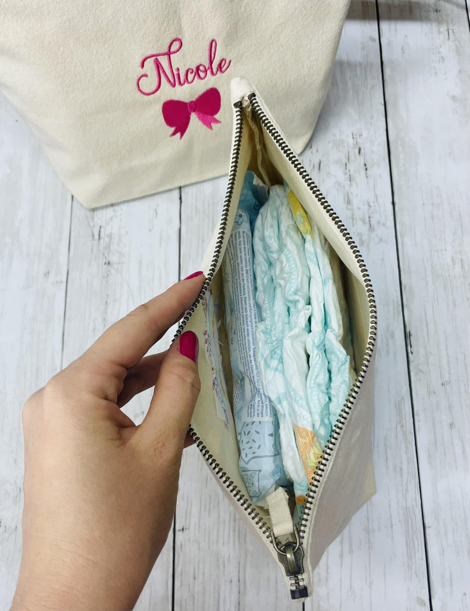 CrisArt Pochette porta pannolini personalizzata con nome e disegno, beauty da viaggio per neonata, idea regalo nascita