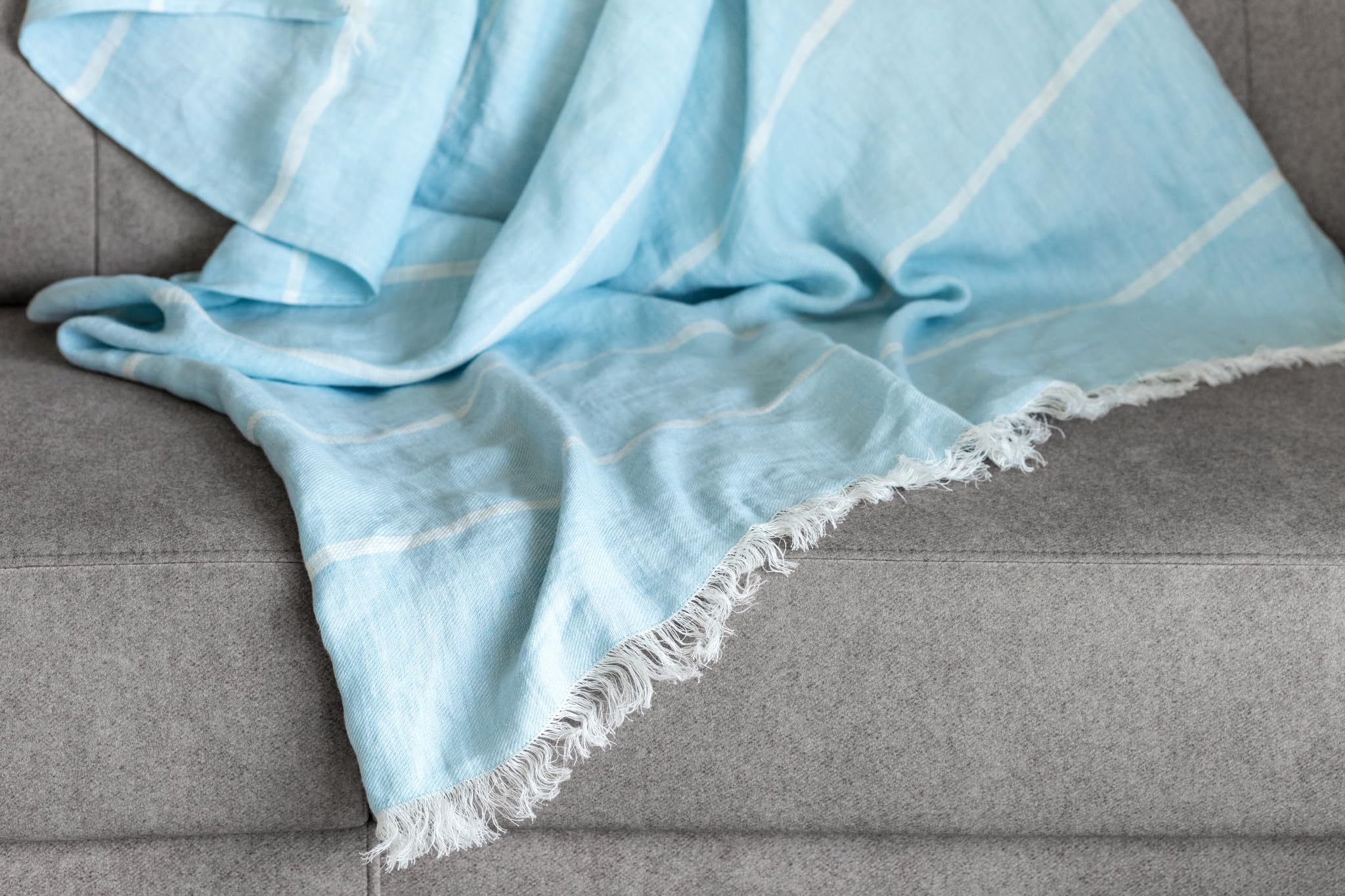 Telo mare Eden, coperta da piscina, divano, plaid, 100% lino, a righe (blu/bianco)