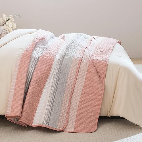 Miniatura 5 de Litanika Juego de edredón de tamaño California King, colcha de 3 piezas, colcha a rayas color rosa, juego de ropa de cama acolchado ligero para toda