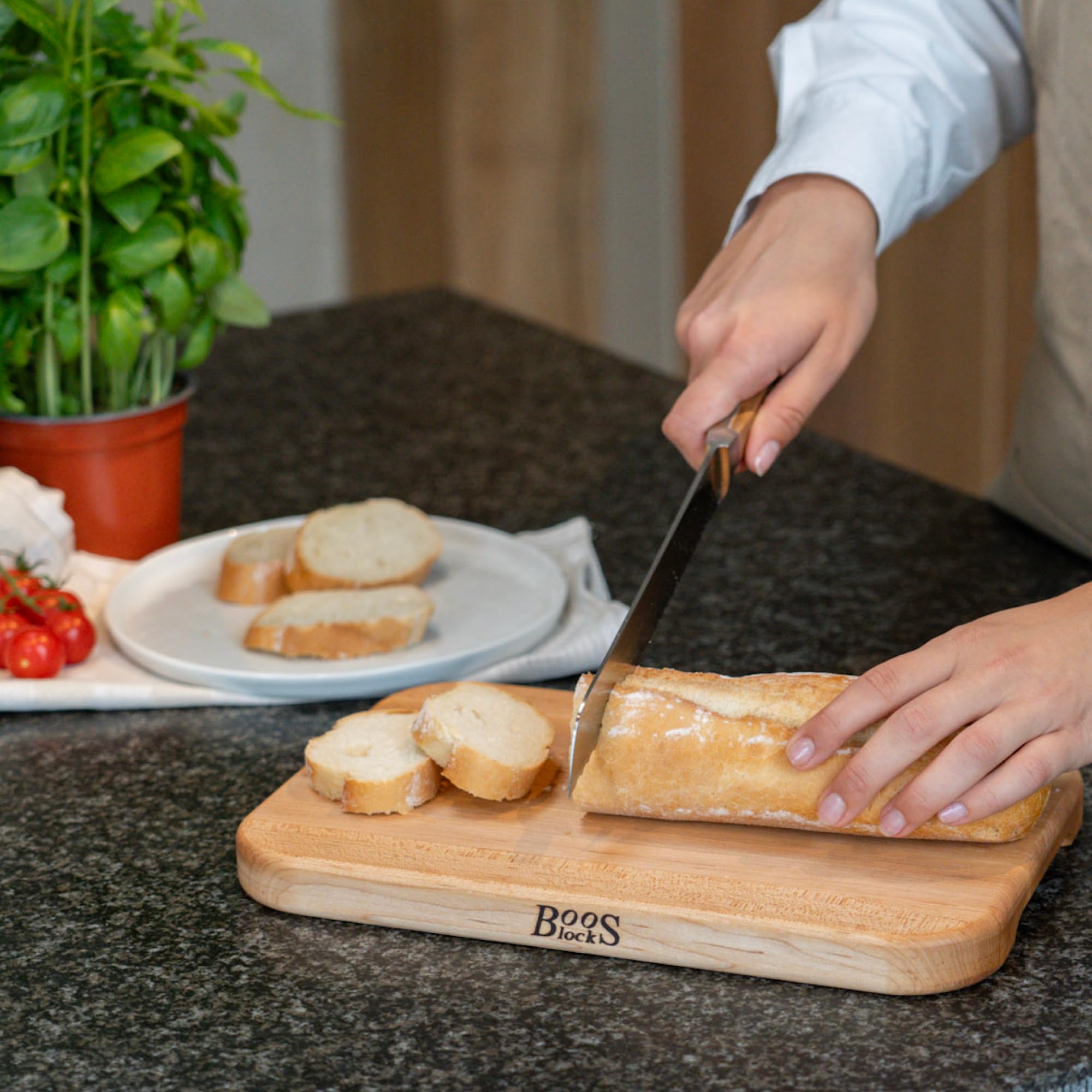 Boos Block Chop-N-Serve - 30,5 x 20 x 2,5 CM - Allzweckbretter - Hackklotz - Ahorn Schneidebrett - Servierbrett - Antibakterielles Frühstücksbrettchen - Vesperbrett Holz, Braun-