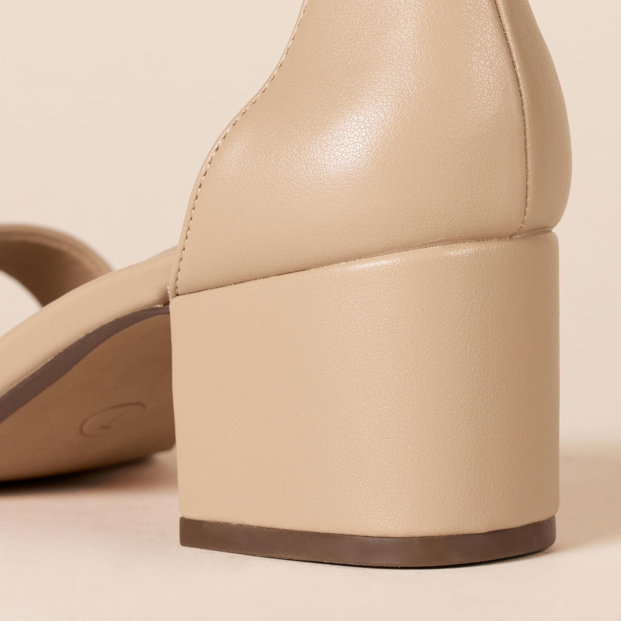 Amazon Essentials Sandali con Tacco e Due Cinturini Donna