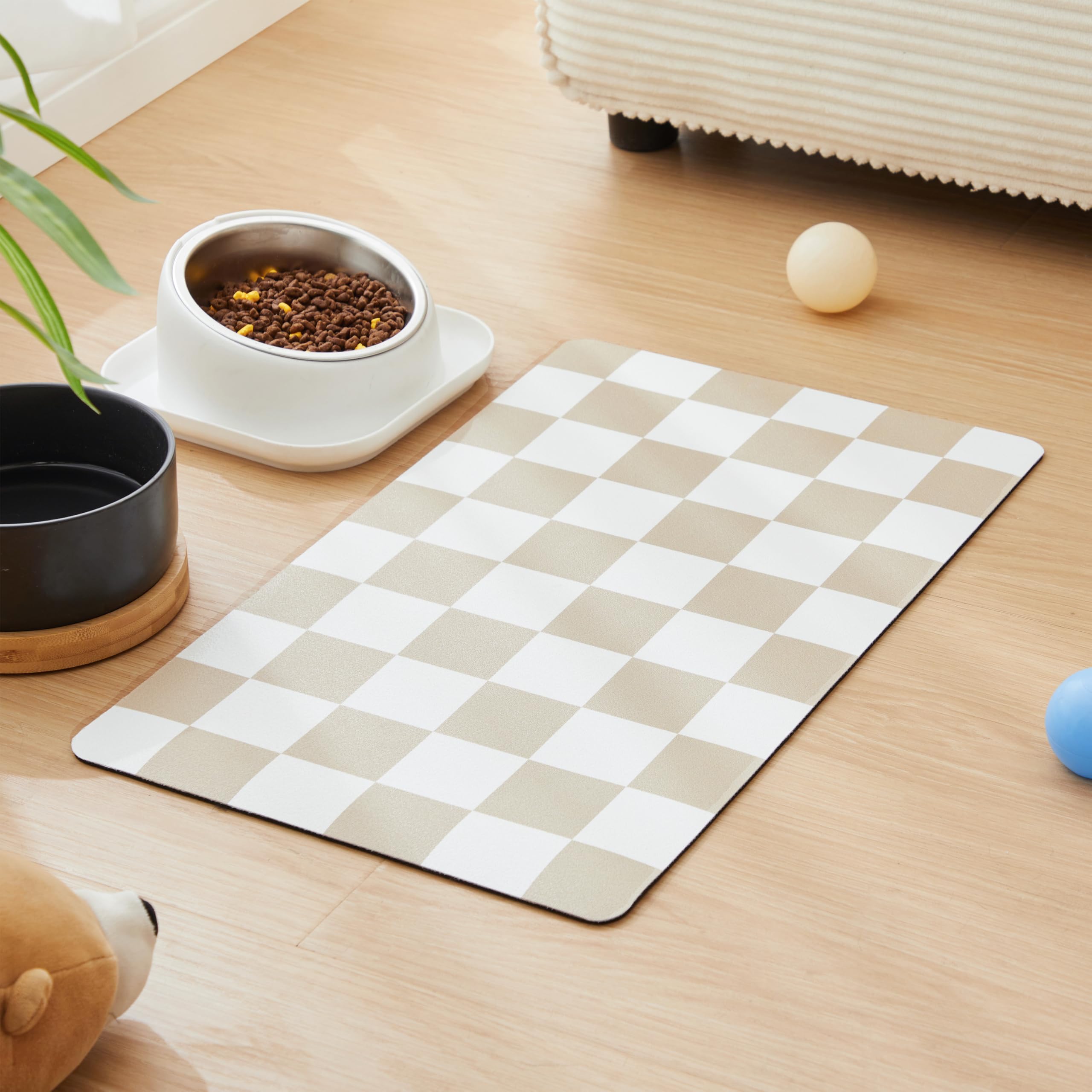 Ohocut Checkered Pet Feeding Mat, Cute Retro Beige Checkerboard Cat Dog Food Mat for Bowls, Aesthetic Wipe Clean Water Absorbent Pet Food Mat Non Slip 30 x 50 cm