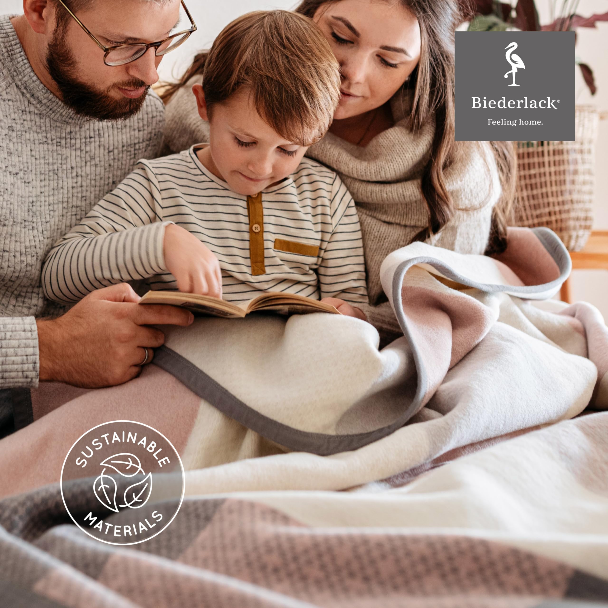 biederlack®samt-weiche Kuscheldecke Pastell Karo, Sofa-Decke in 150x200cm | Made in Germany, Kuscheldecke aus Baumwollmischgewebe, rosa karierte Tagesdecke, OEKO-TEX Made in Green, moderne Karo-Decke