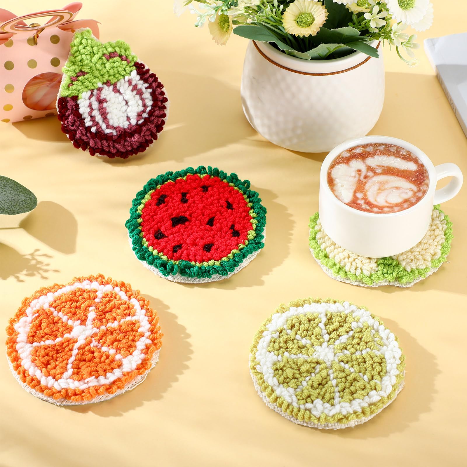 Yaomiao 6-teiliges Obst-Stanznadel-Untersetzer-Set, Stanznadel-Stickset, Stanznadel-Set, Bastelbedarf mit Mustern, Garnen, Werkzeuge, selbstklebender Filz, Stickrahmen, Anleitung für Erwachsene, DIY