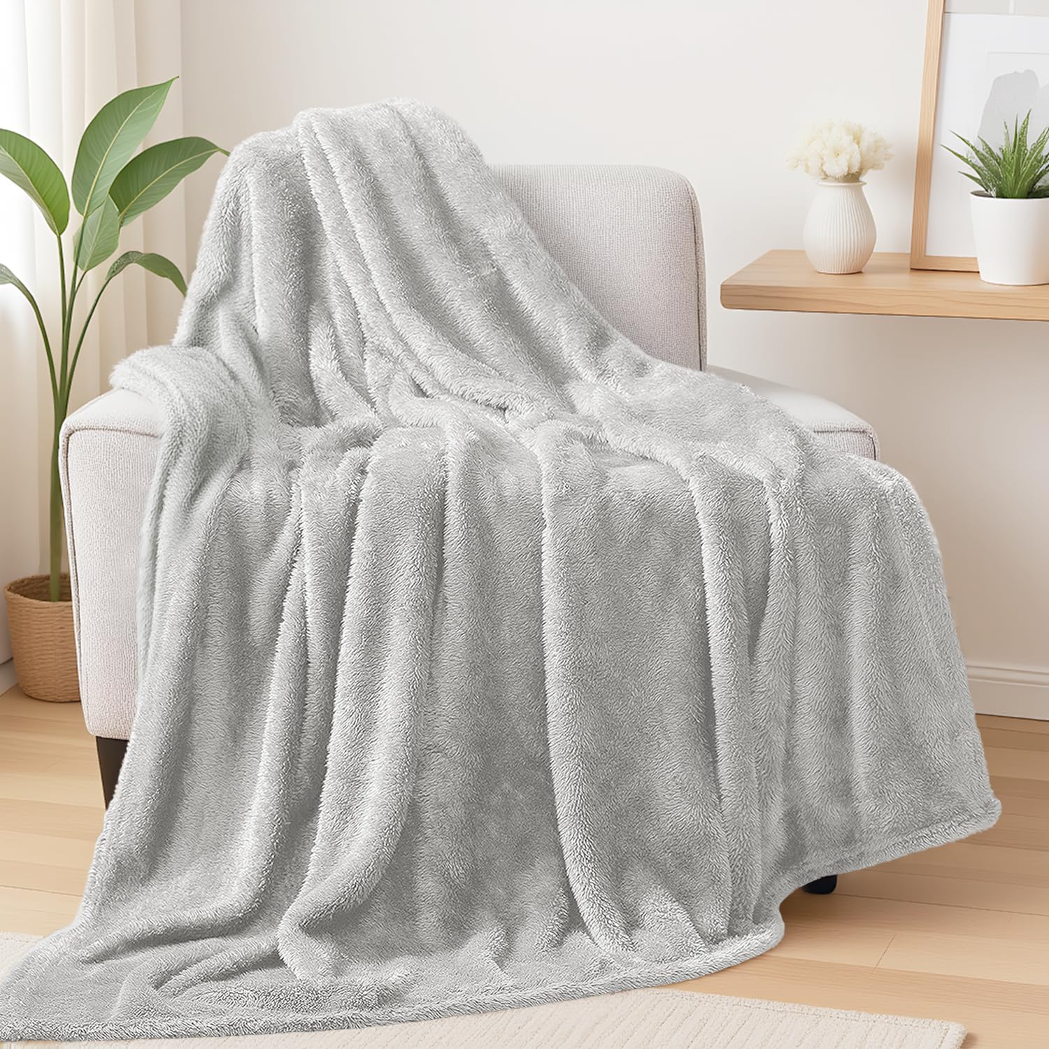 Exclusivo Mezcla Plush Fuzzy Fleece Throw Blanket Extra Large, Super Soft, Fluffy and Warm Blankets for Couch, Bed, All Season (Light Grey, 50x70