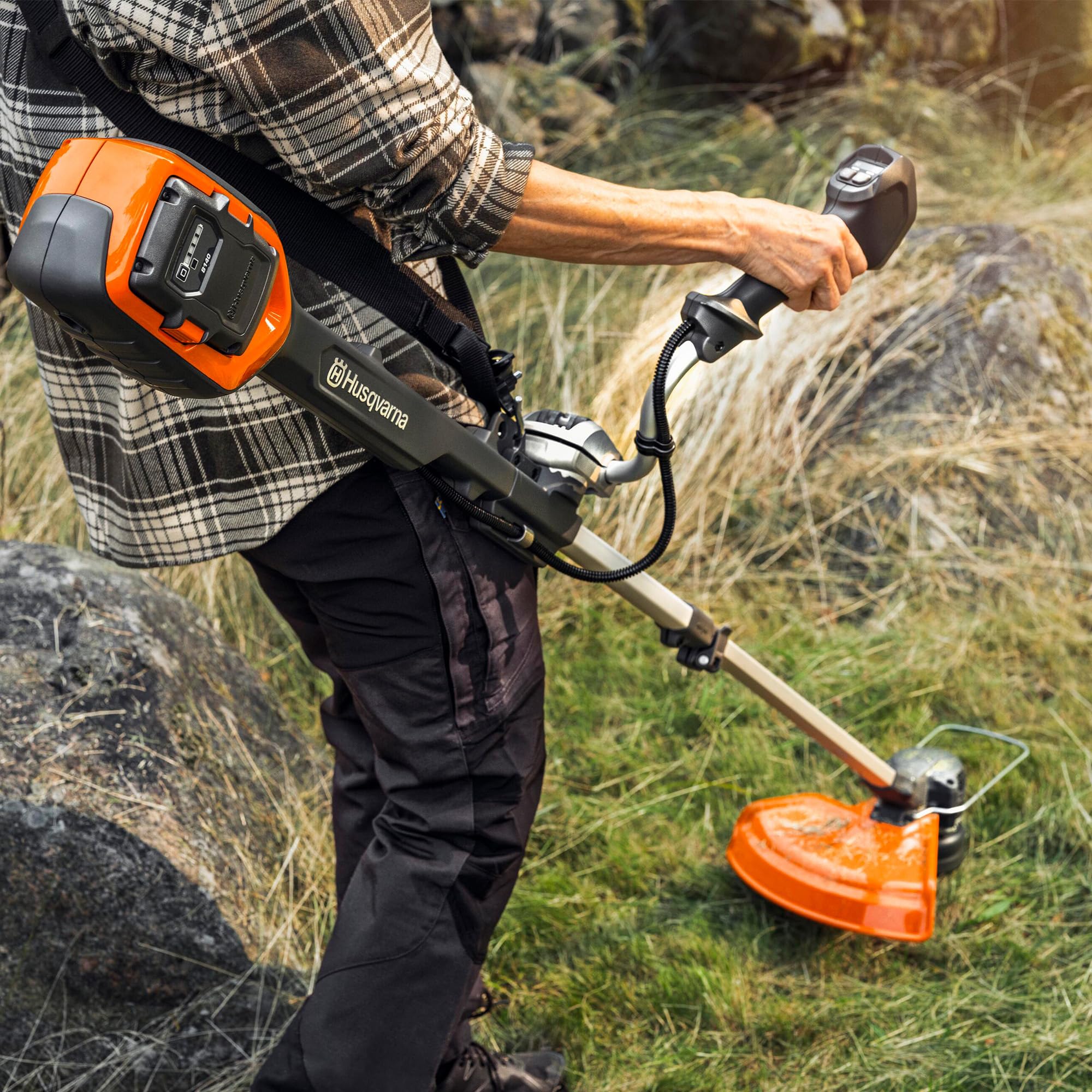 Husqvarna 220iR Podkaszarka Akumulatorowa | Podkaszarka 36V z silnikiem bezszczotkowym, tryb Boost, 36 cm