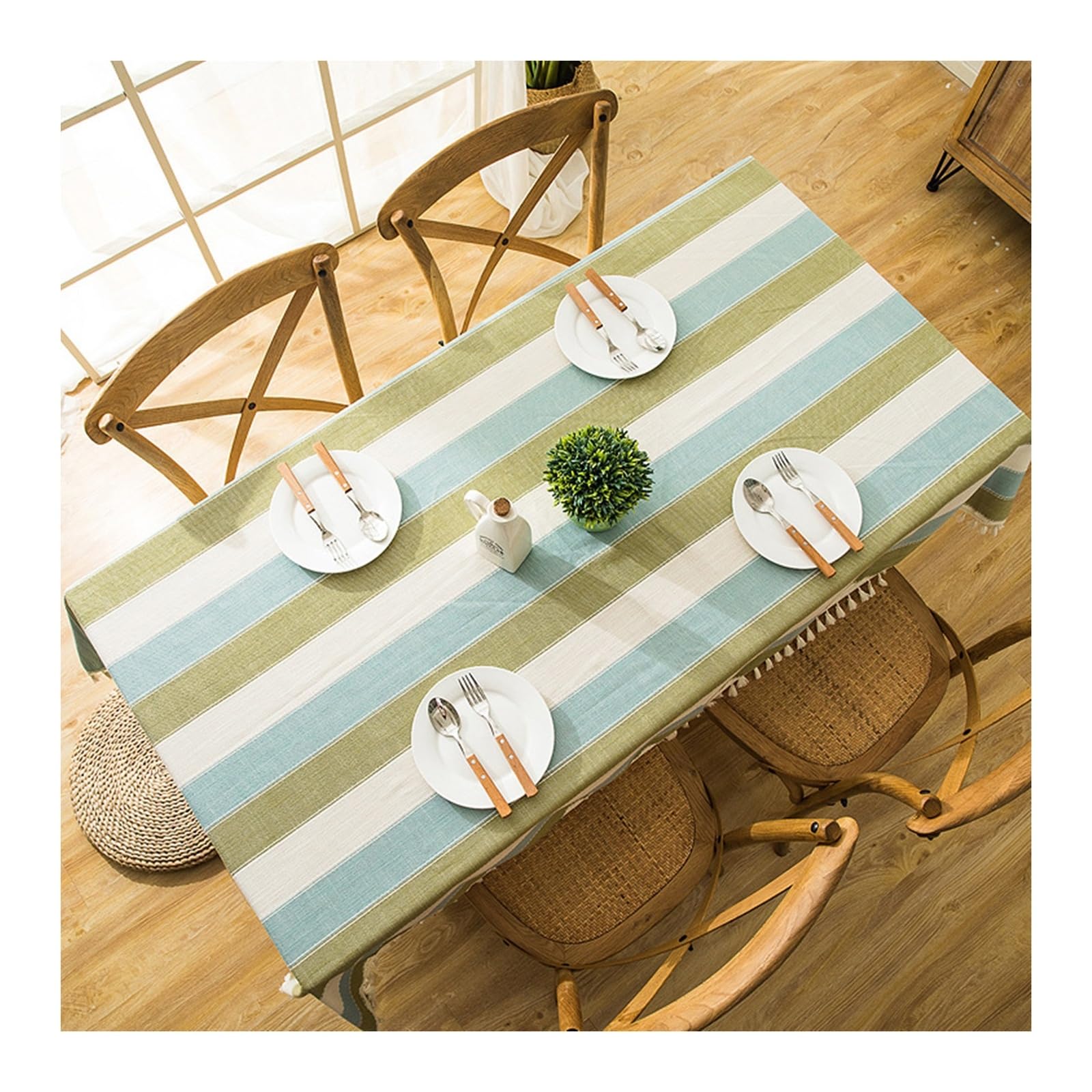Nappe de table anti tache fini les auréoles avec cette nappe polyester bleu vert