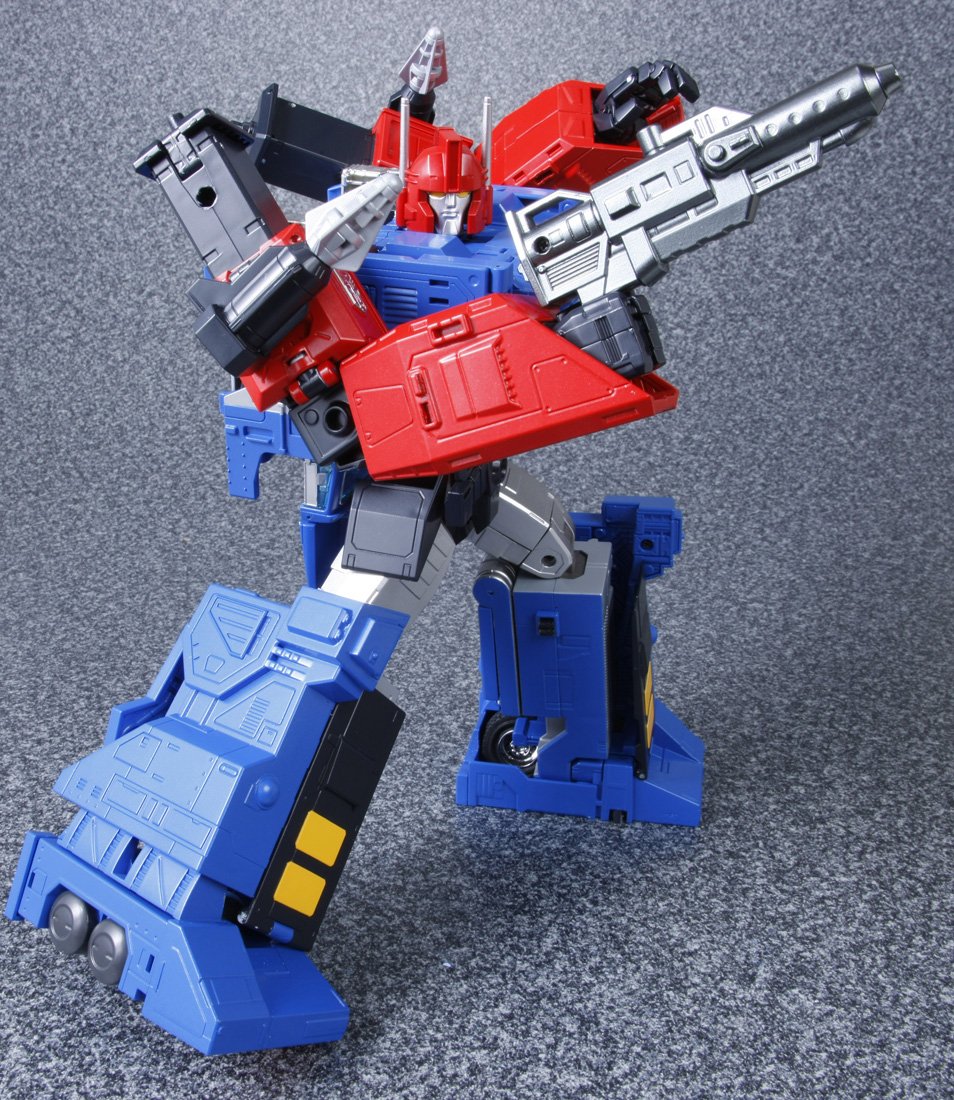 Amazon.com: TOMY Transformers Masterpiece MP31 Delta Magnus : Toys 