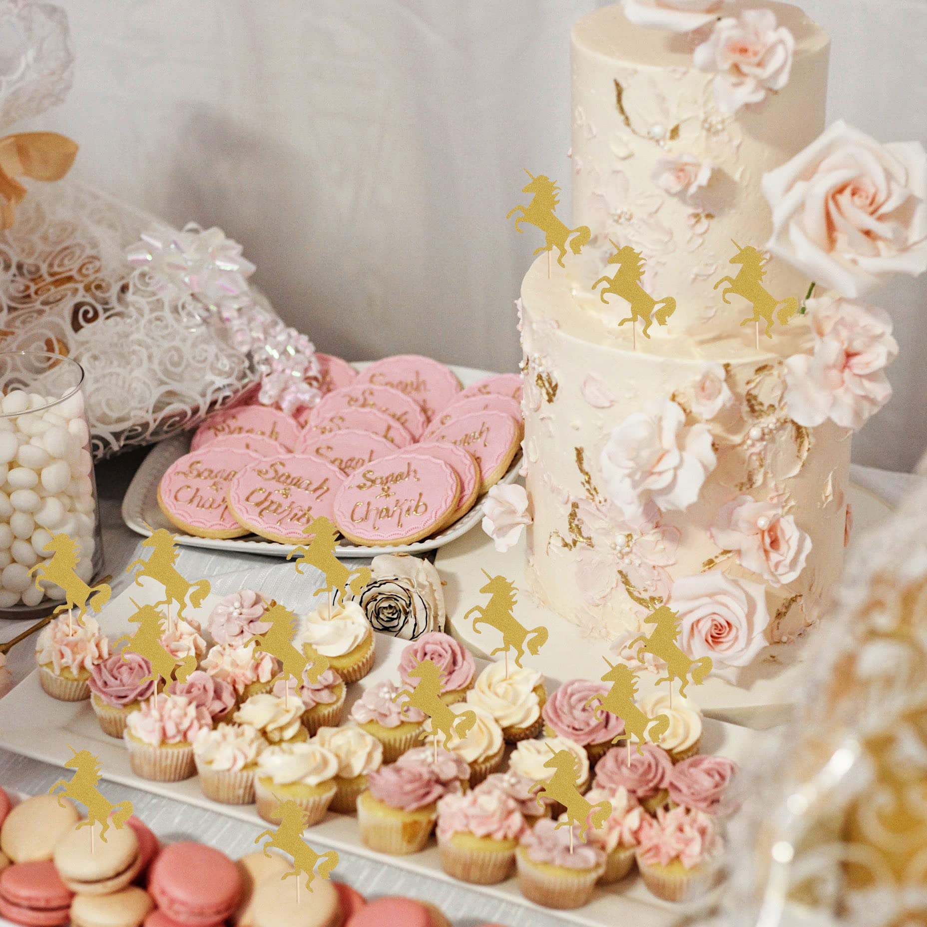 LUKIUP 4 Pièces Doré Decoration Gateau Licorne, Deco Gateau Licorne, Deco Gateau Anniversaire Fille Unicorn, Adorables Cornes Licorne, Cils Et Base Pour Décoration De Fête Pour L'Anniversaire, Mariage