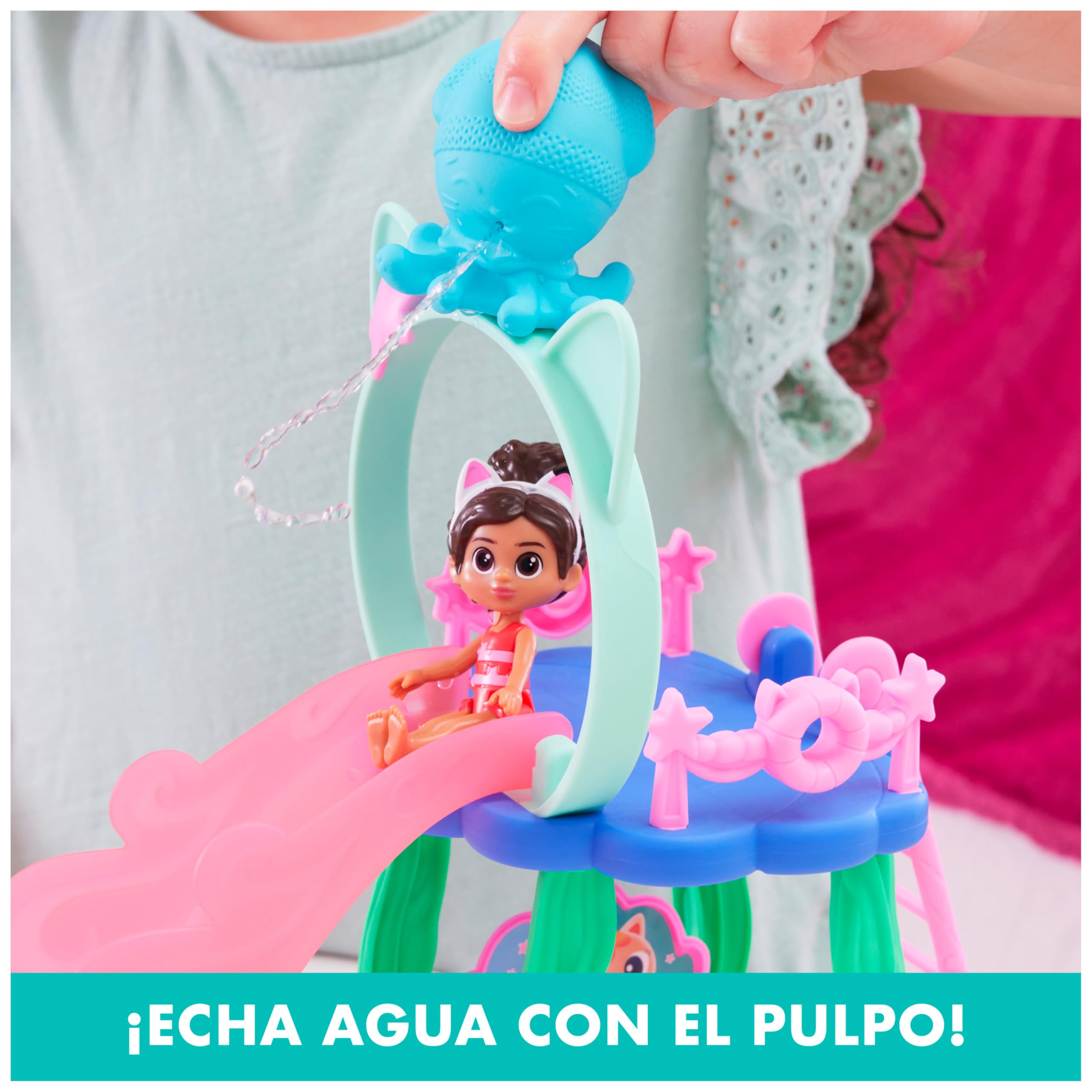 LA CASA DE MUÑECAS DE GABBY - Piscina con Figura de Gabby y Siregata, Colas de Sirena que Cambian de Color y Accesorios de Piscina - 6067878 - Juguetes Niñas 3 Años + Regalo Niña 3 años +